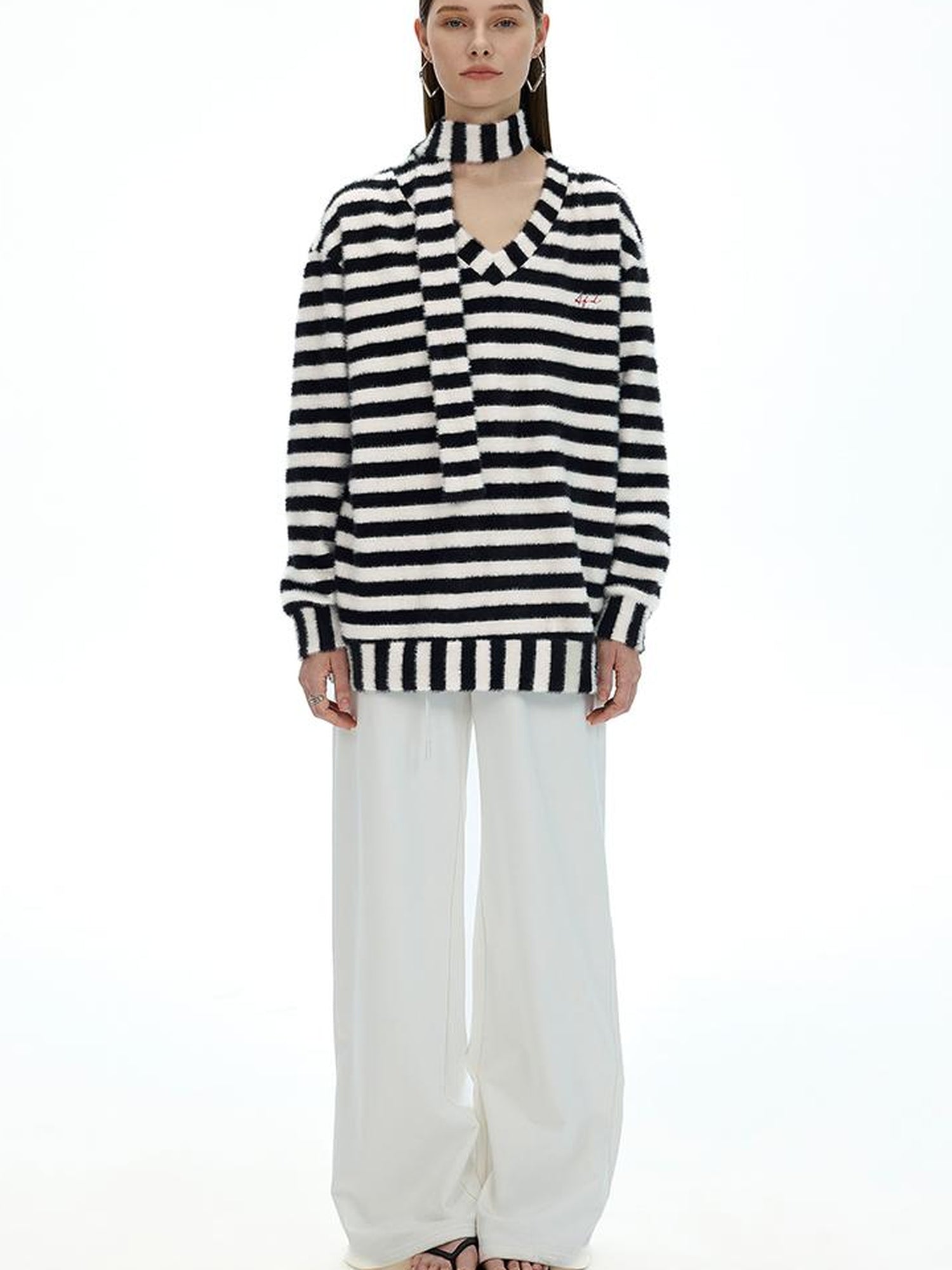 AFTADAWN V-Neck Striped Knit Sweater With Detachable Scarf