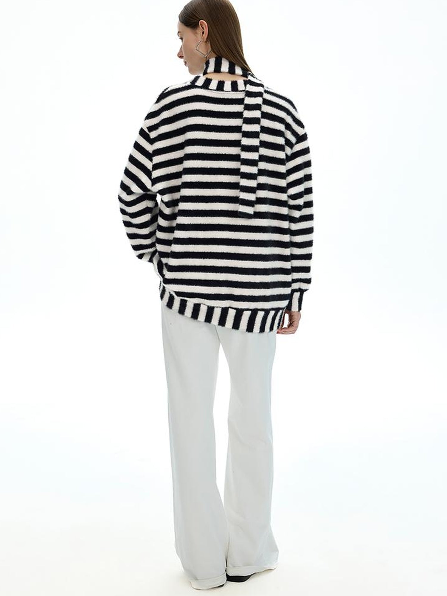 AFTADAWN V-Neck Striped Knit Sweater With Detachable Scarf