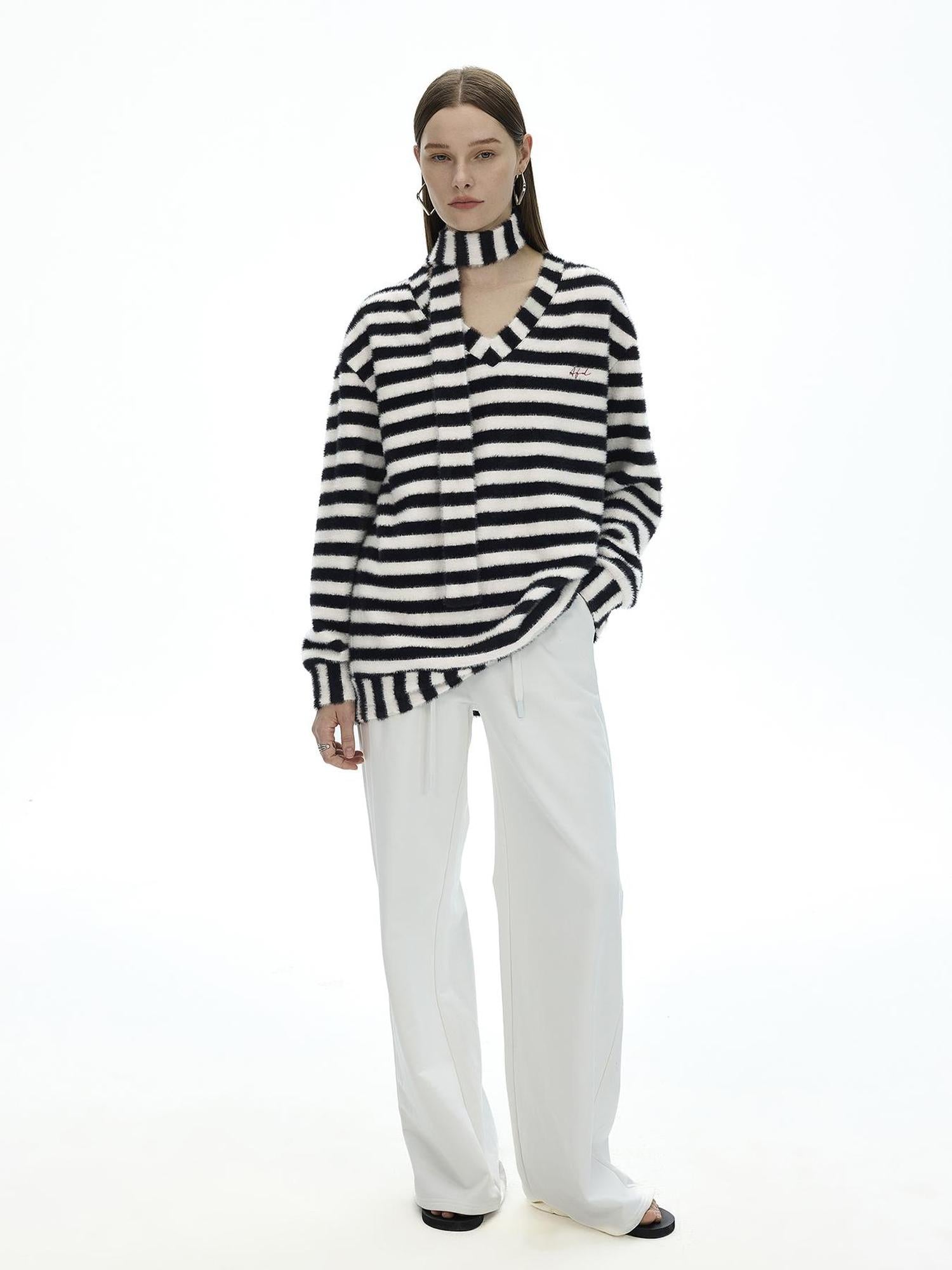 AFTADAWN V-Neck Striped Knit Sweater With Detachable Scarf