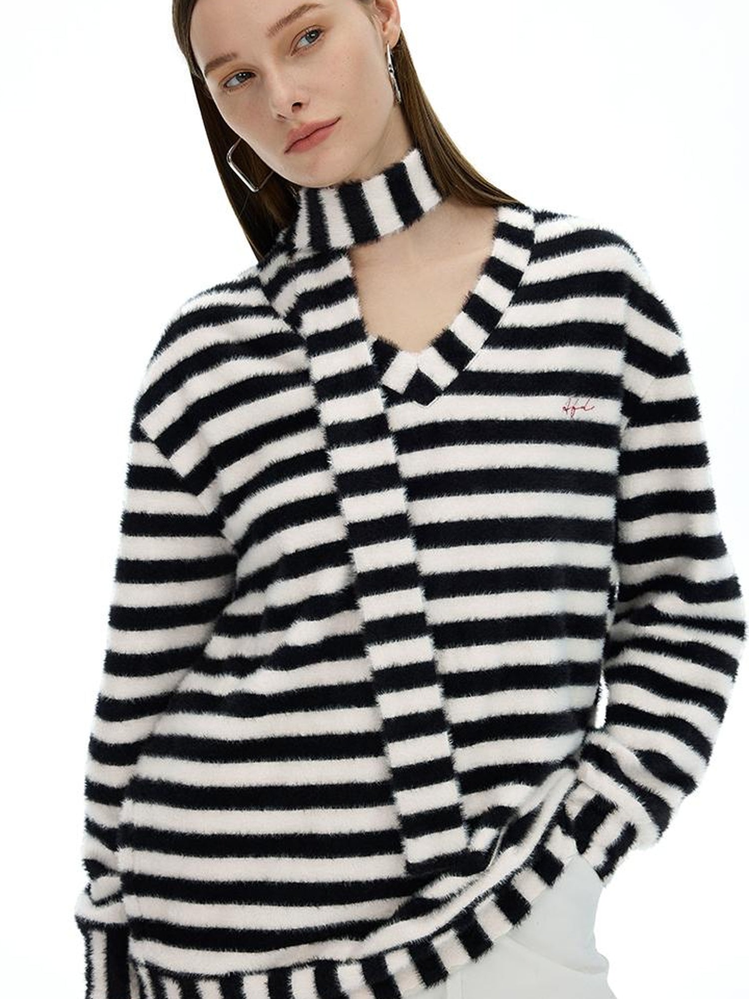 AFTADAWN V-Neck Striped Knit Sweater With Detachable Scarf