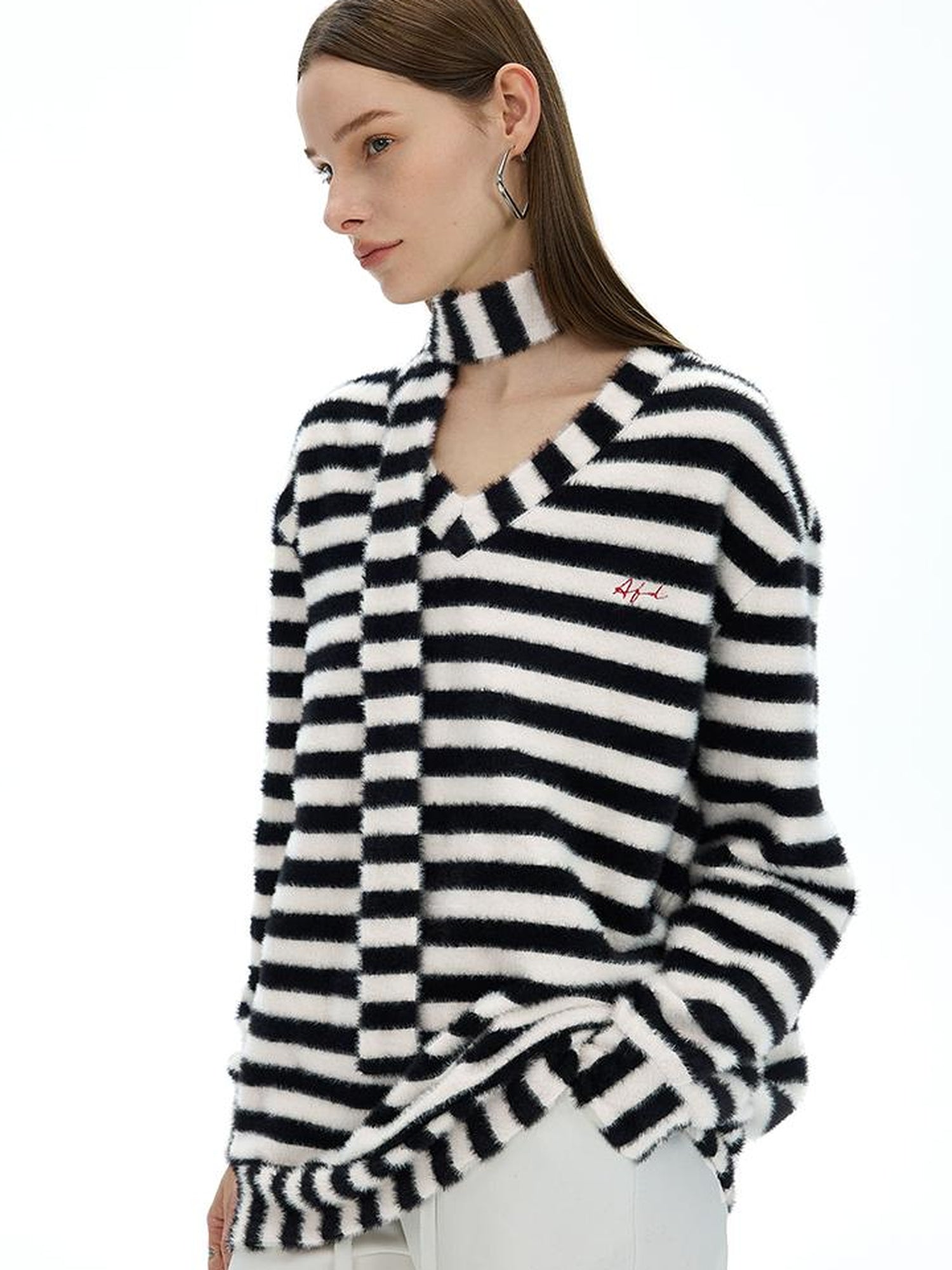 AFTADAWN V-Neck Striped Knit Sweater With Detachable Scarf