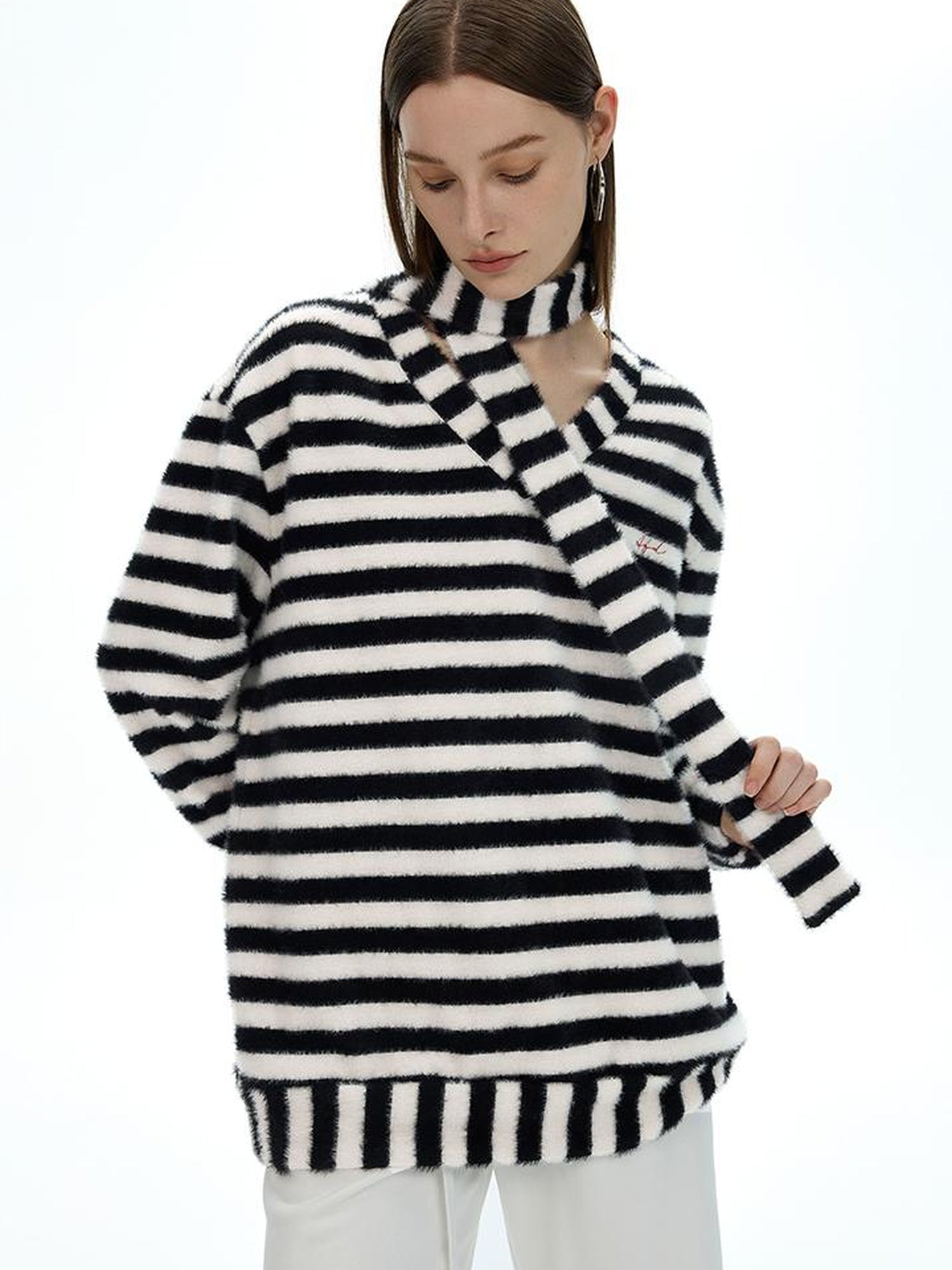 AFTADAWN V-Neck Striped Knit Sweater With Detachable Scarf