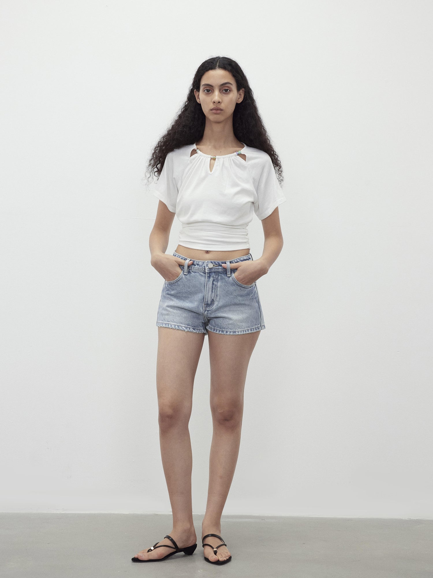 AFTADAWN Vintage Washed Low Rise Denim Shorts With Frayed Hem