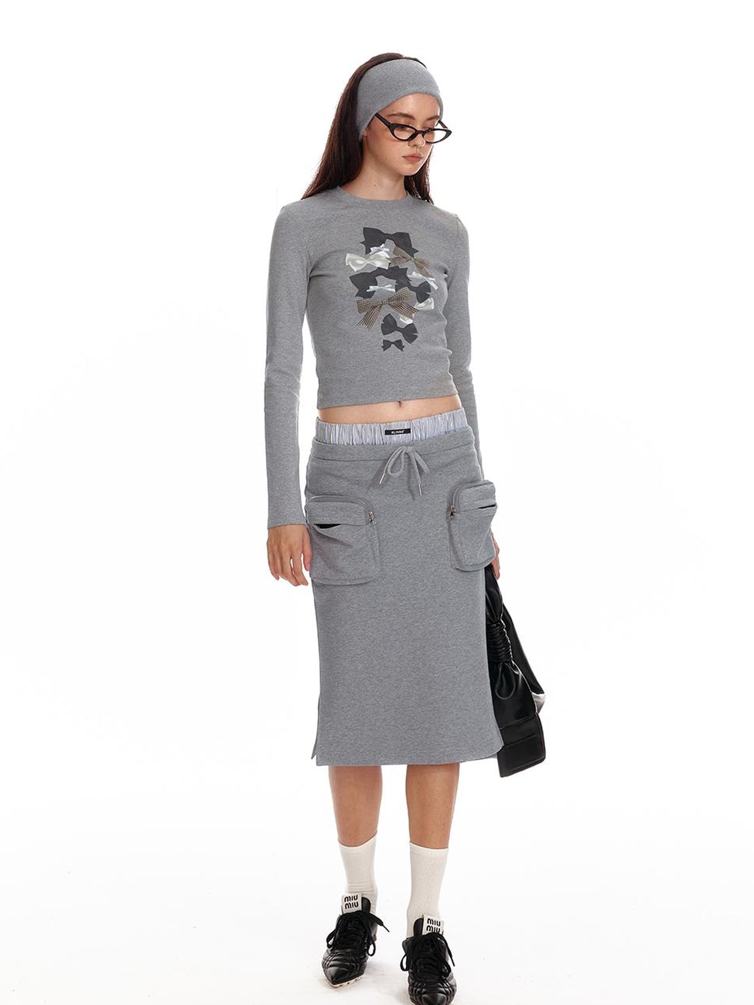 ALINNV STUDIO Bow Print Fitted Long Sleeve Tee