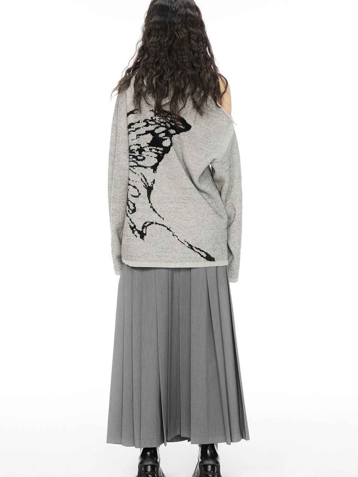 ALINNV STUDIO Butterfly Silhouette Semi Zip Loose Knit Sweater
