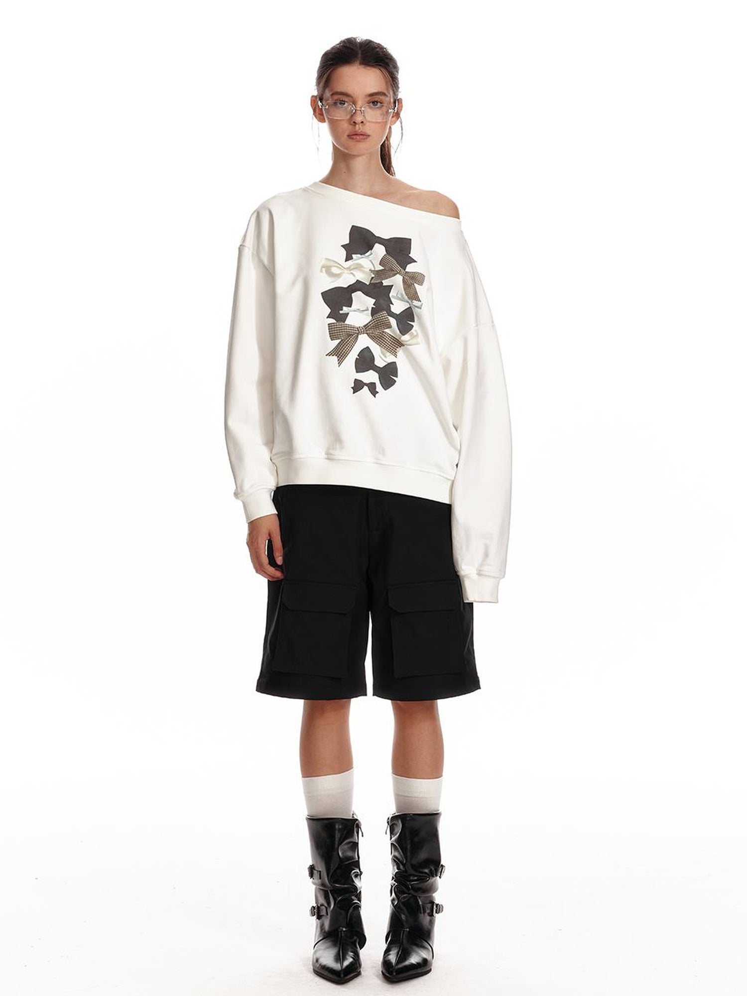 ALINNV STUDIO Off Shoulder Bow Print Slouchy Sweatshirt