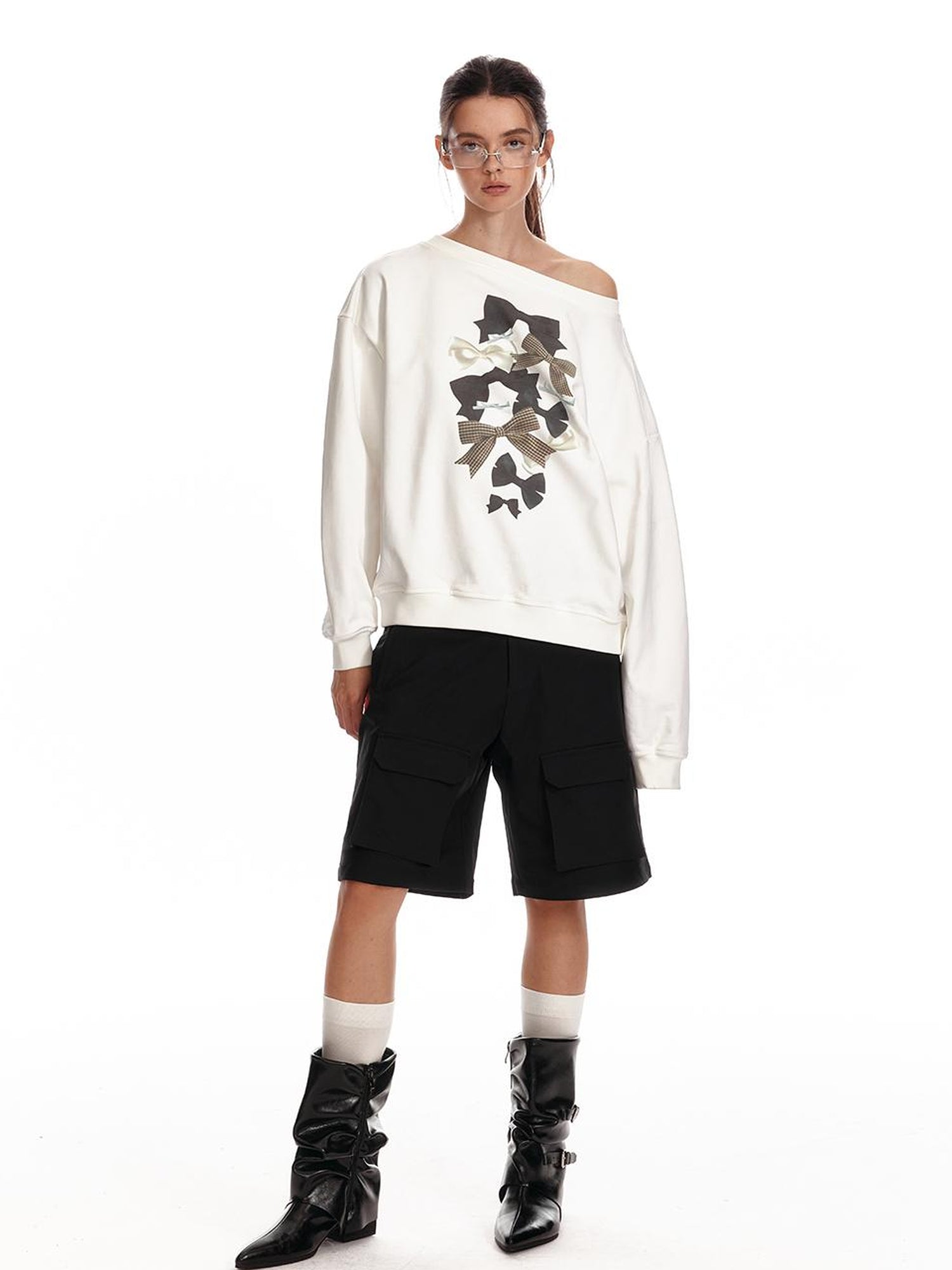ALINNV STUDIO Off Shoulder Bow Print Slouchy Sweatshirt