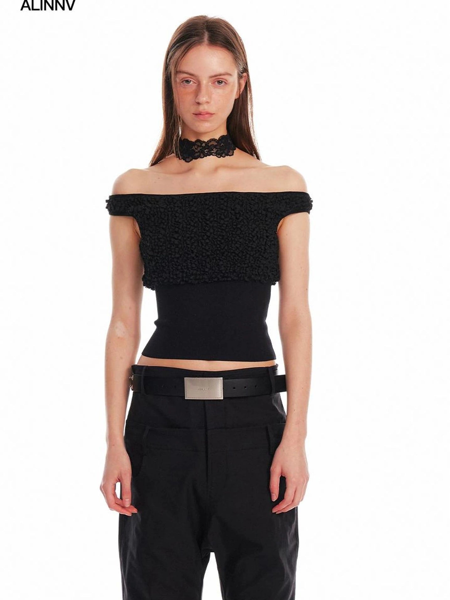 ALINNV STUDIO Off Shoulder Cropped Top With Floral Embroidery T-shirt