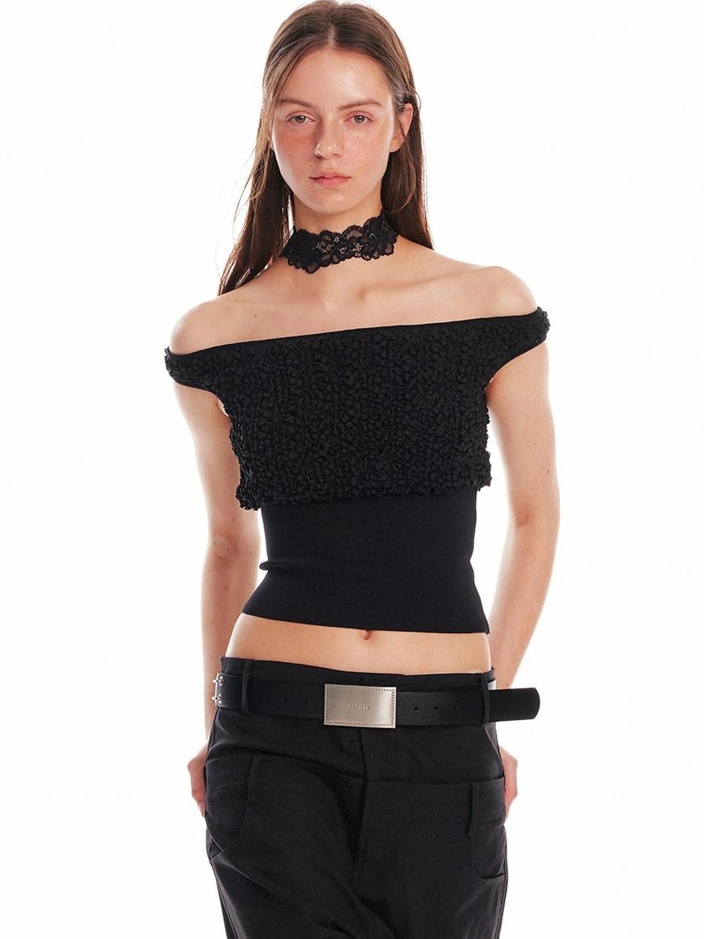 ALINNV STUDIO Off Shoulder Cropped Top With Floral Embroidery T-shirt