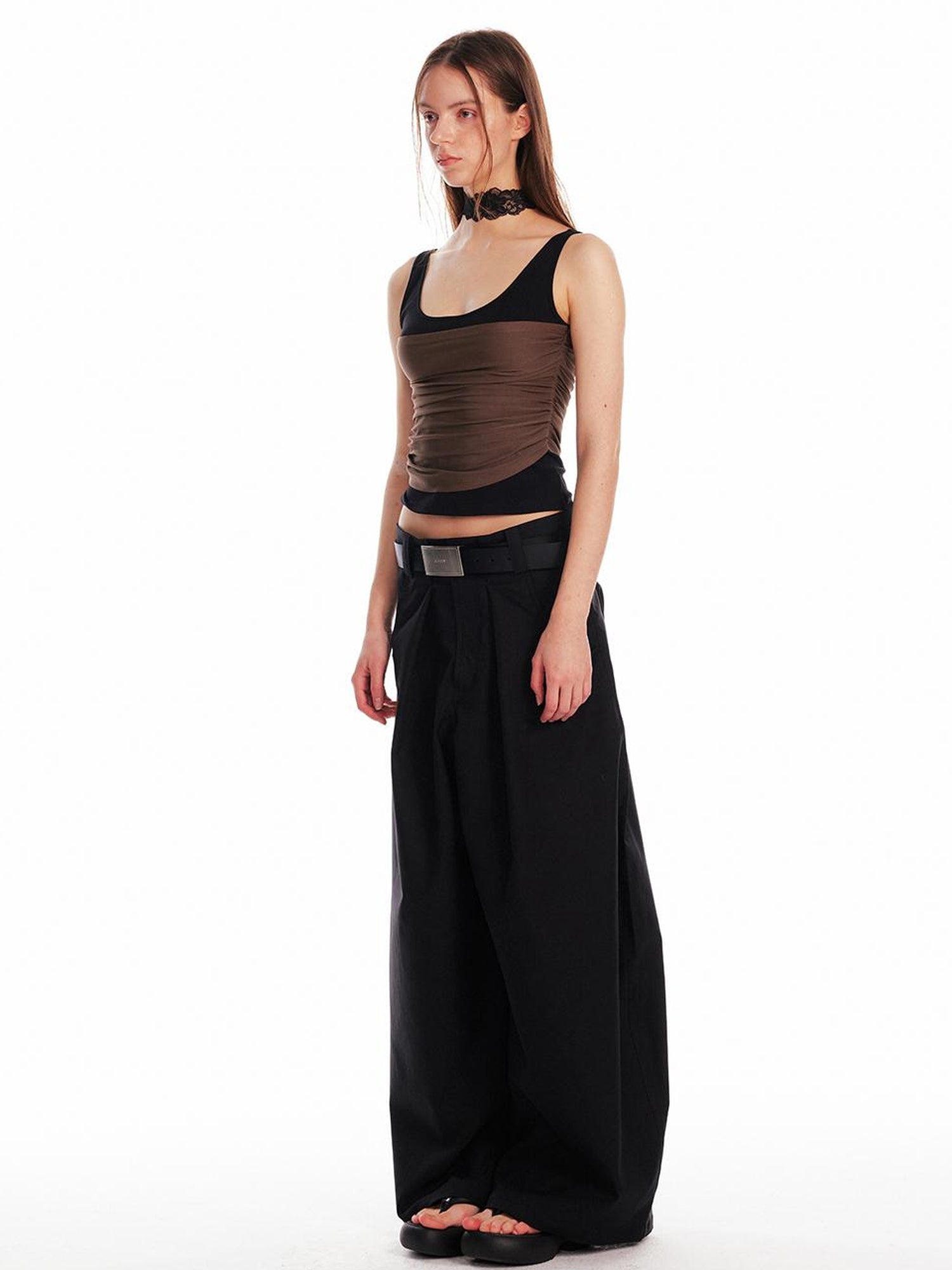 ALINNV STUDIO Pleated Sleeveless Tank Top With Contrast Trim