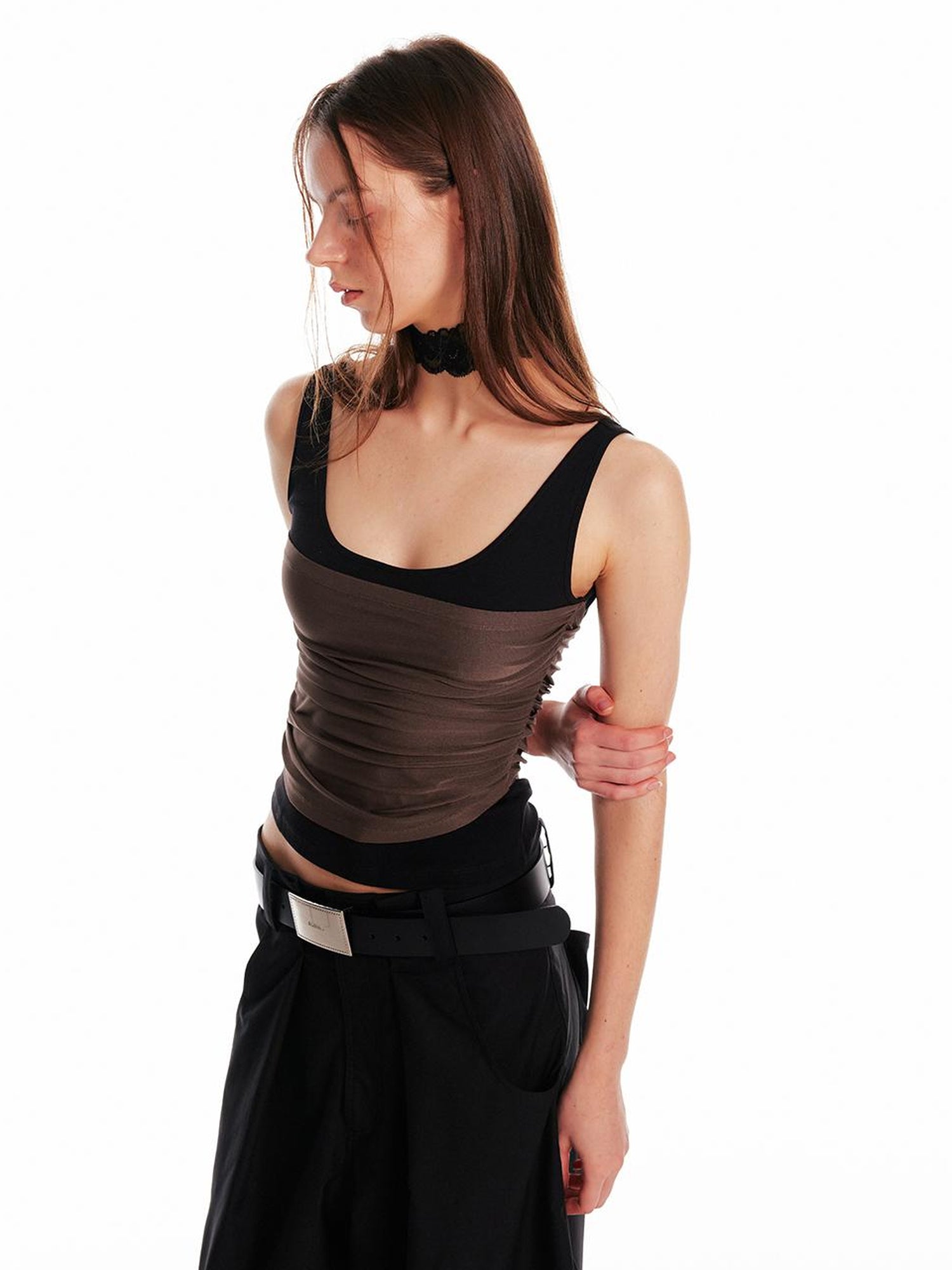 ALINNV STUDIO Pleated Sleeveless Tank Top With Contrast Trim