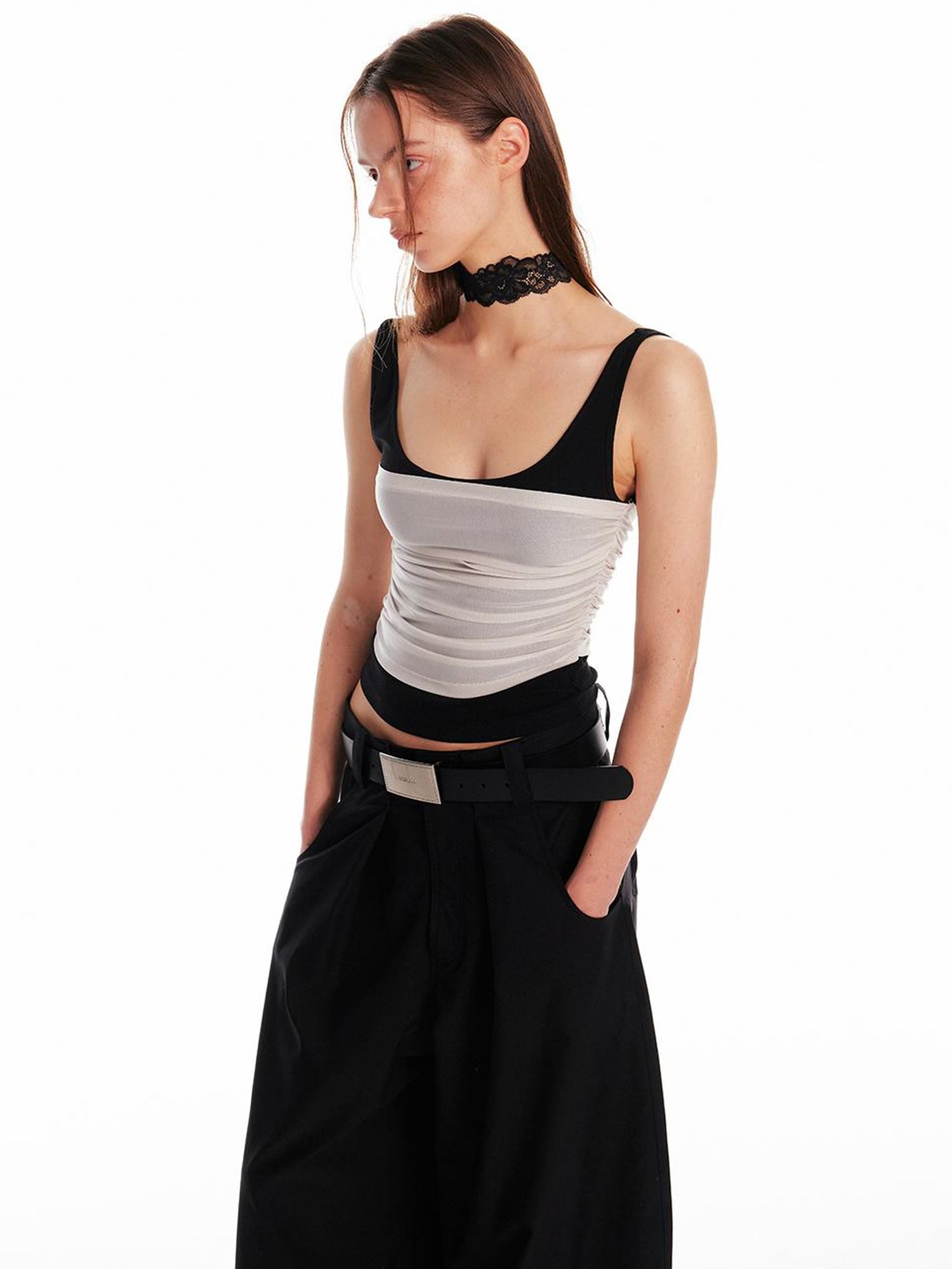 ALINNV STUDIO Pleated Sleeveless Tank Top With Contrast Trim