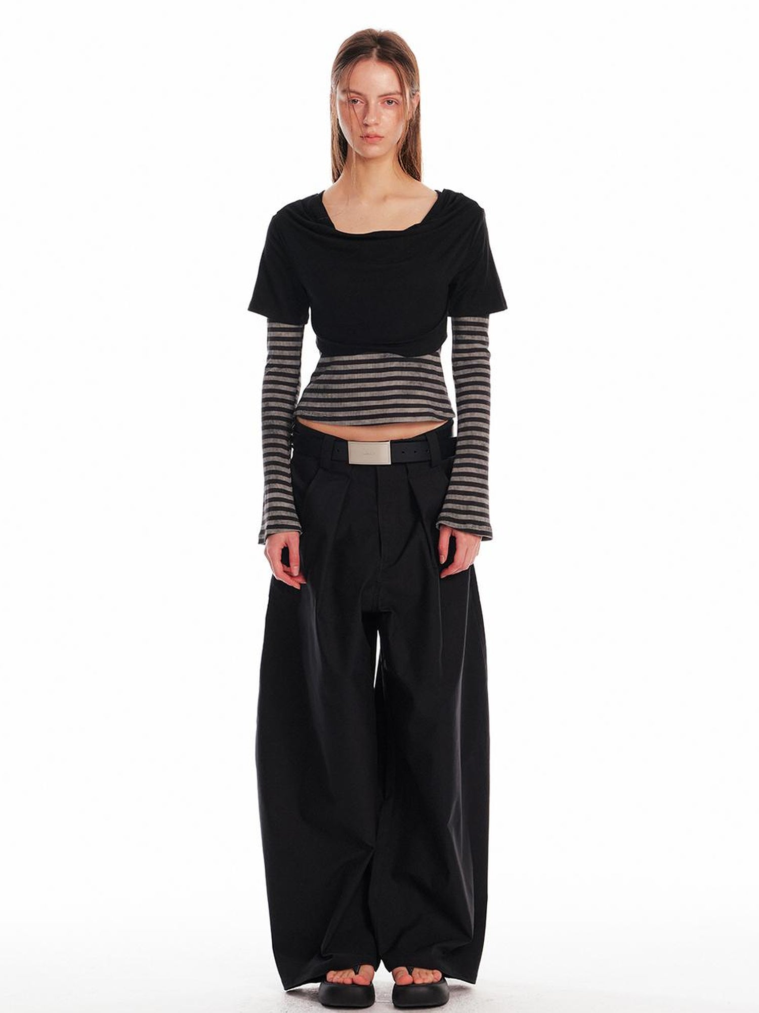 ALINNV STUDIO Relaxed Low Rise Wide Leg Curved Hem Pants