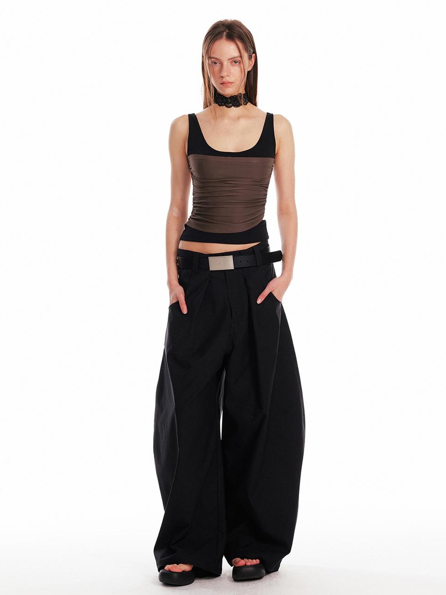 ALINNV STUDIO Relaxed Low Rise Wide Leg Curved Hem Pants