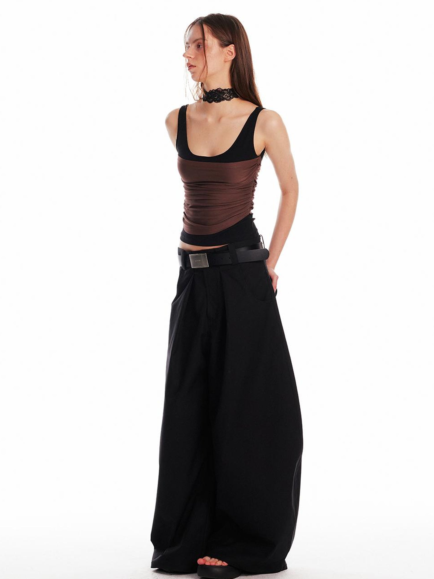 ALINNV STUDIO Relaxed Low Rise Wide Leg Curved Hem Pants