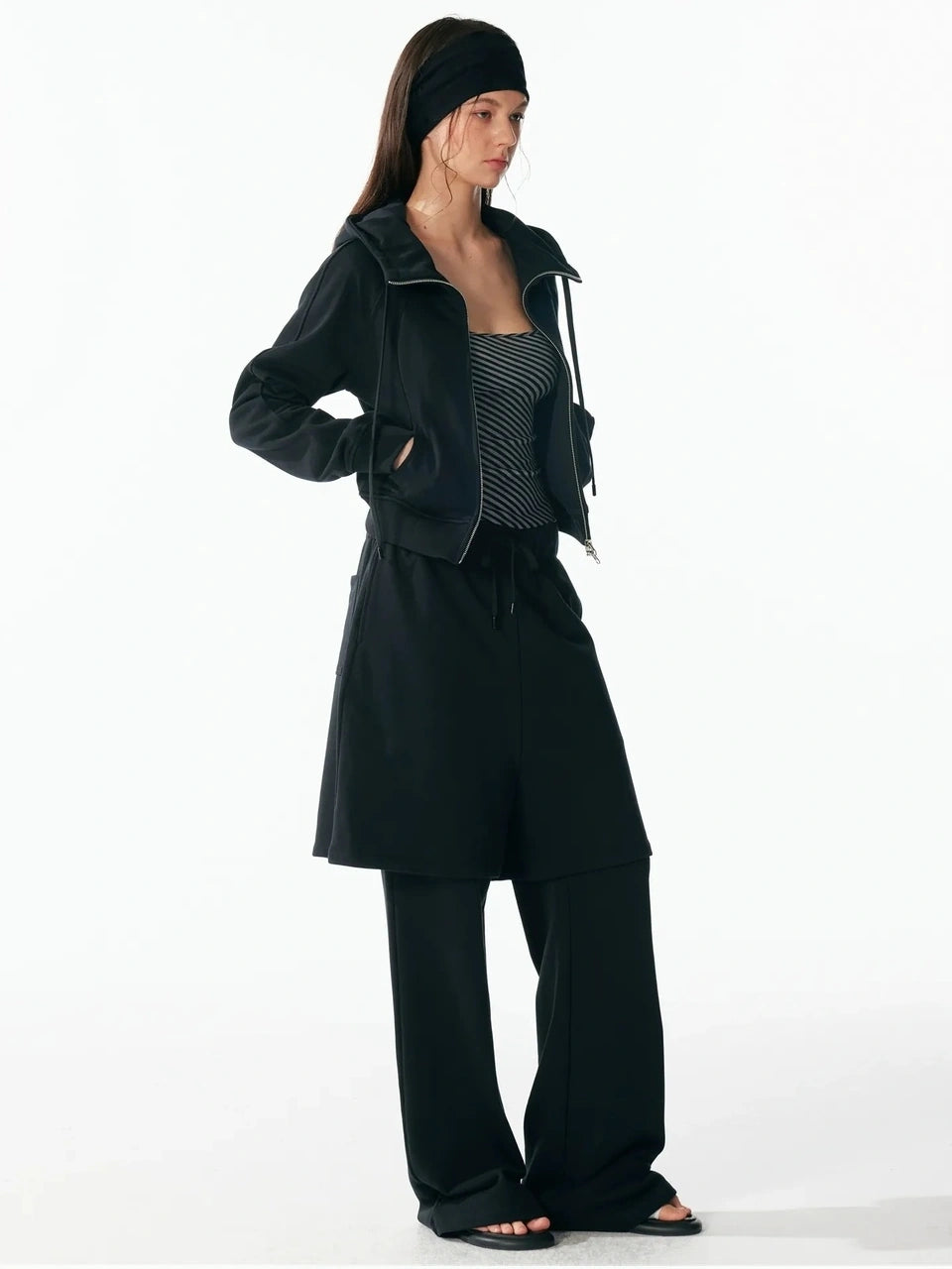 ALINNV STUDIO Slim Fit Cropped Hooded Zip Up Sweatshirt Hoodies/Sweatshirt