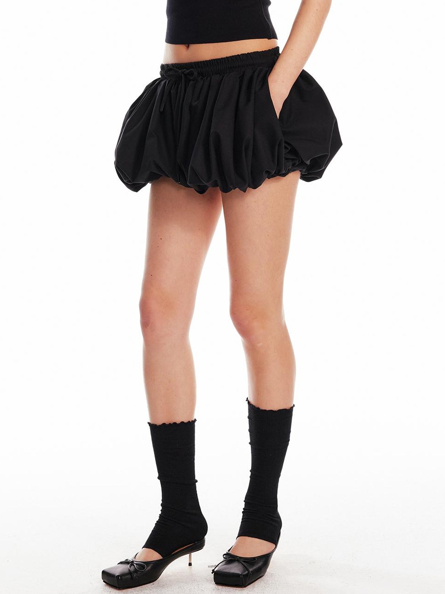 ALINNV STUDIO Textured Bubble Shorts With Elastic Waist