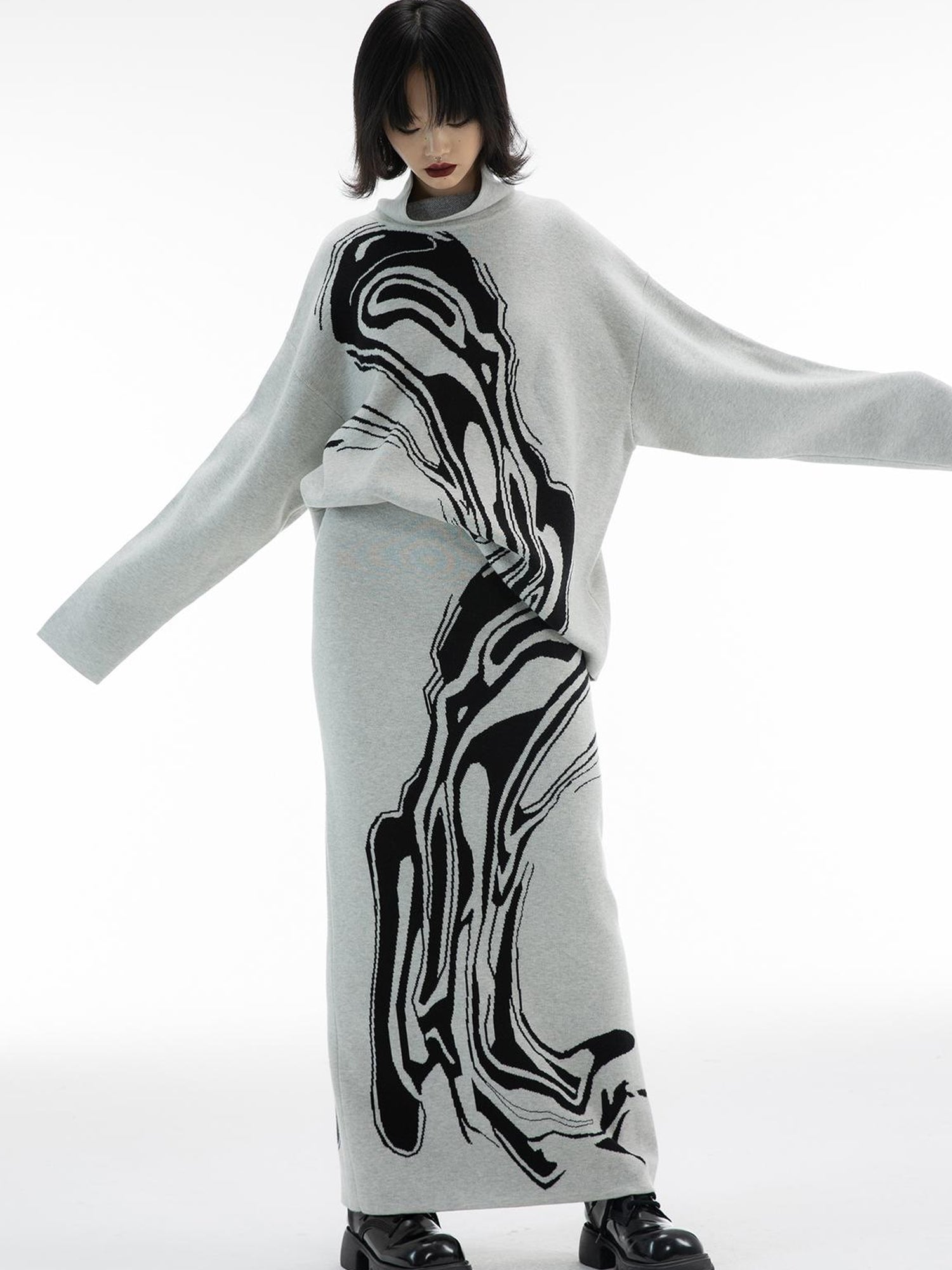 ALINNV STUDIO Two Sided Hand Painted Sweater And Straight Skirt Set