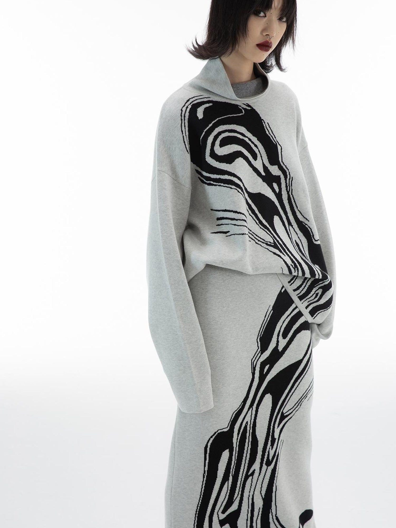 ALINNV STUDIO Two Sided Hand Painted Sweater And Straight Skirt Set