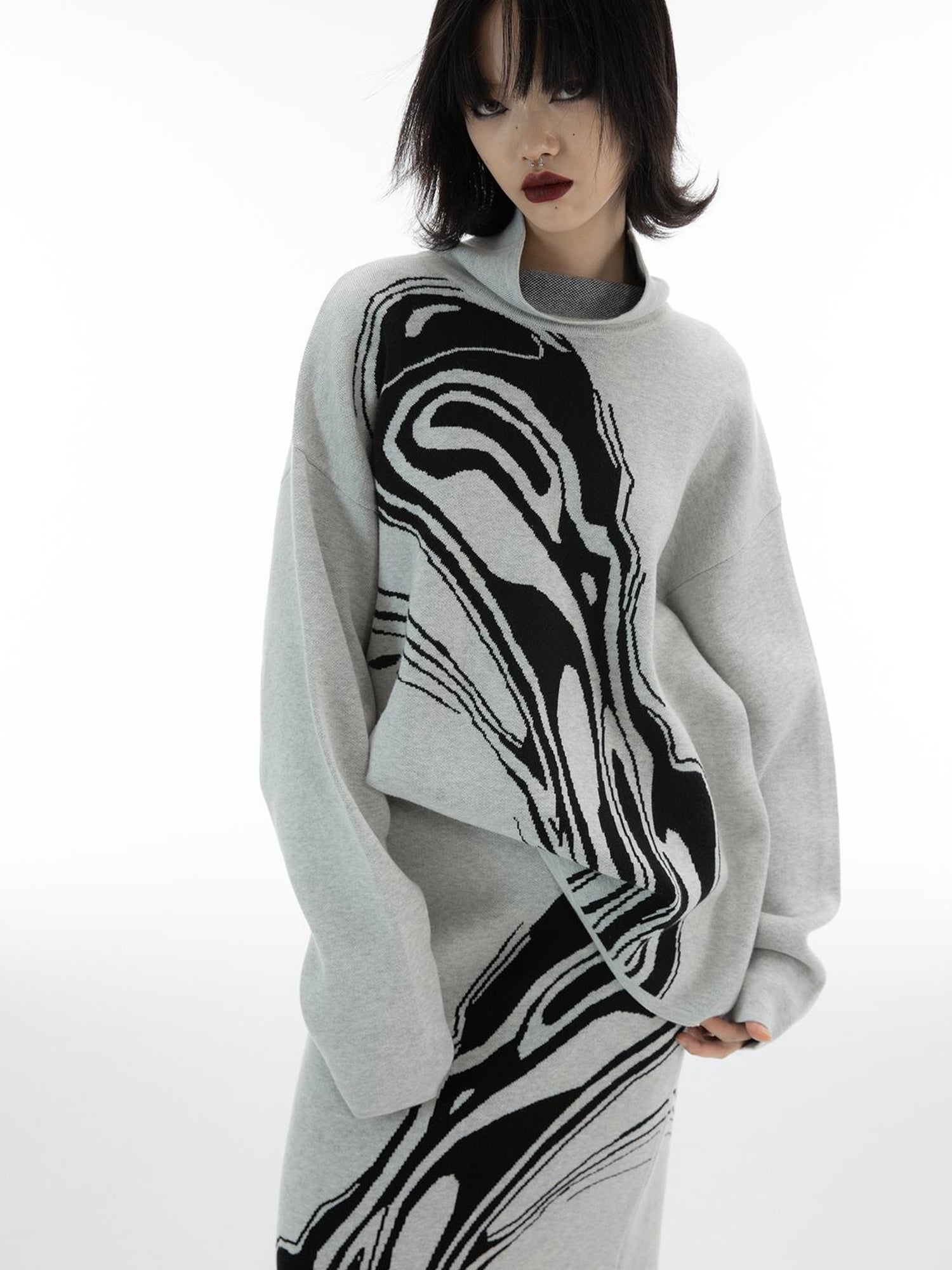 ALINNV STUDIO Two Sided Hand Painted Sweater And Straight Skirt Set