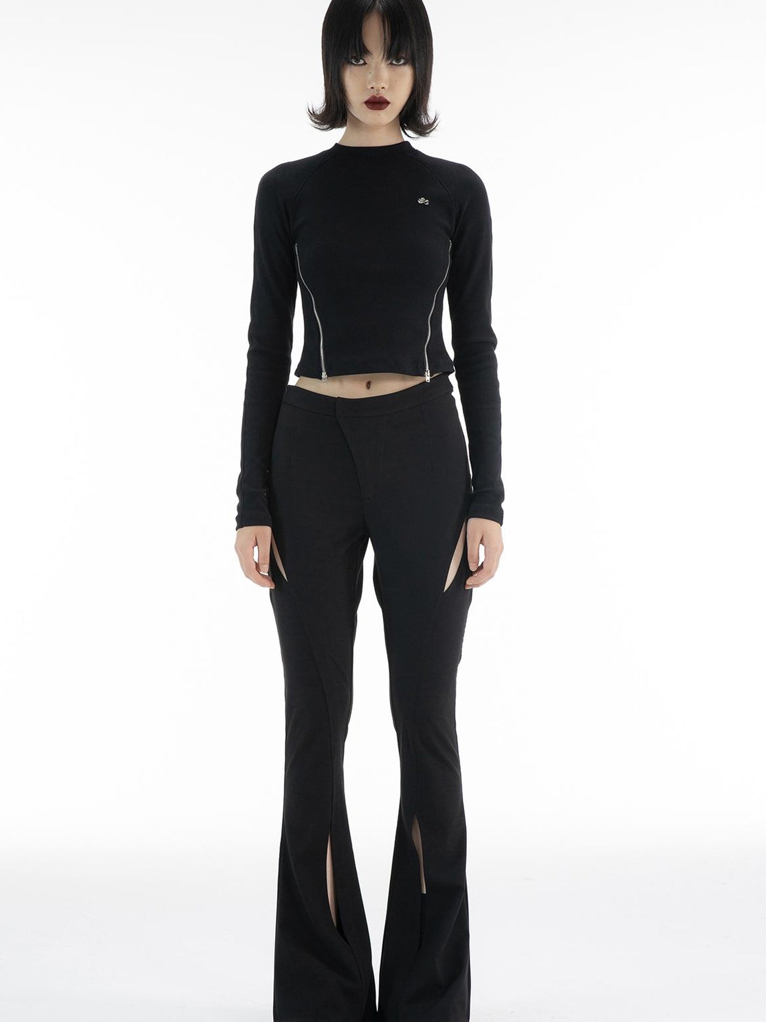 ALINNV STUDIO Two Way Zipper Fitted Crop Top with Raglan Sleeves
