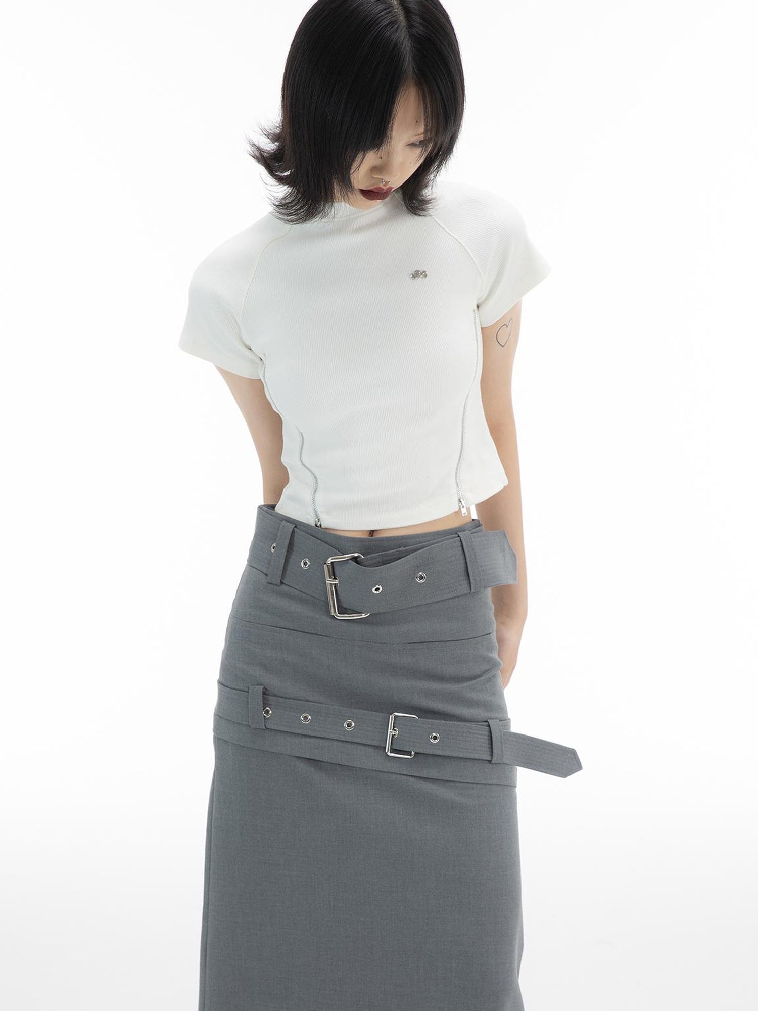 ALINNV STUDIO Two Way Zipper Fitted Crop Top with Raglan Sleeves