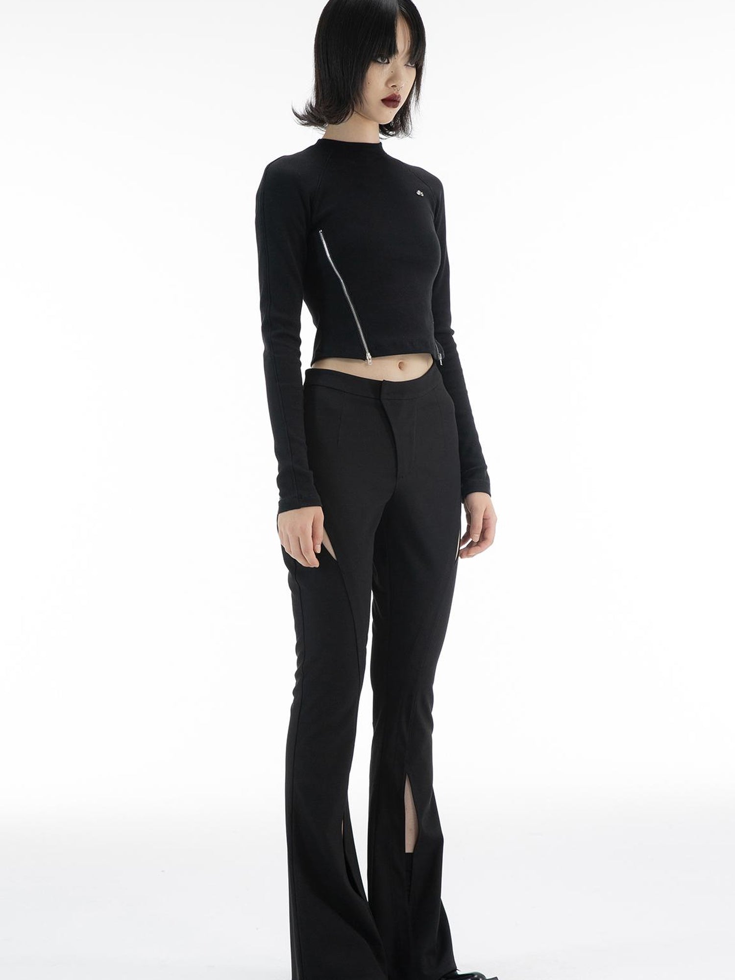 ALINNV STUDIO Two Way Zipper Fitted Crop Top with Raglan Sleeves