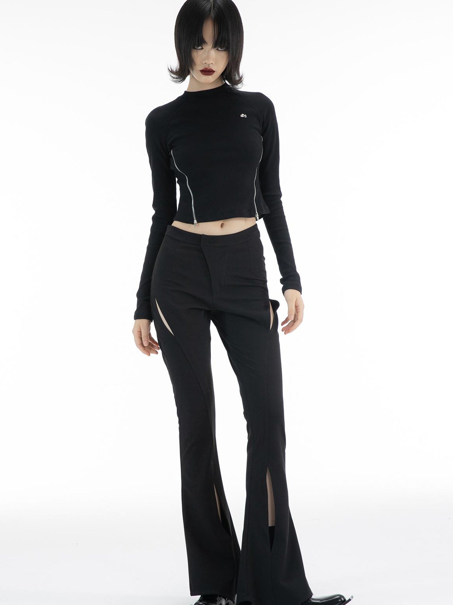 ALINNV STUDIO Two Way Zipper Fitted Crop Top with Raglan Sleeves