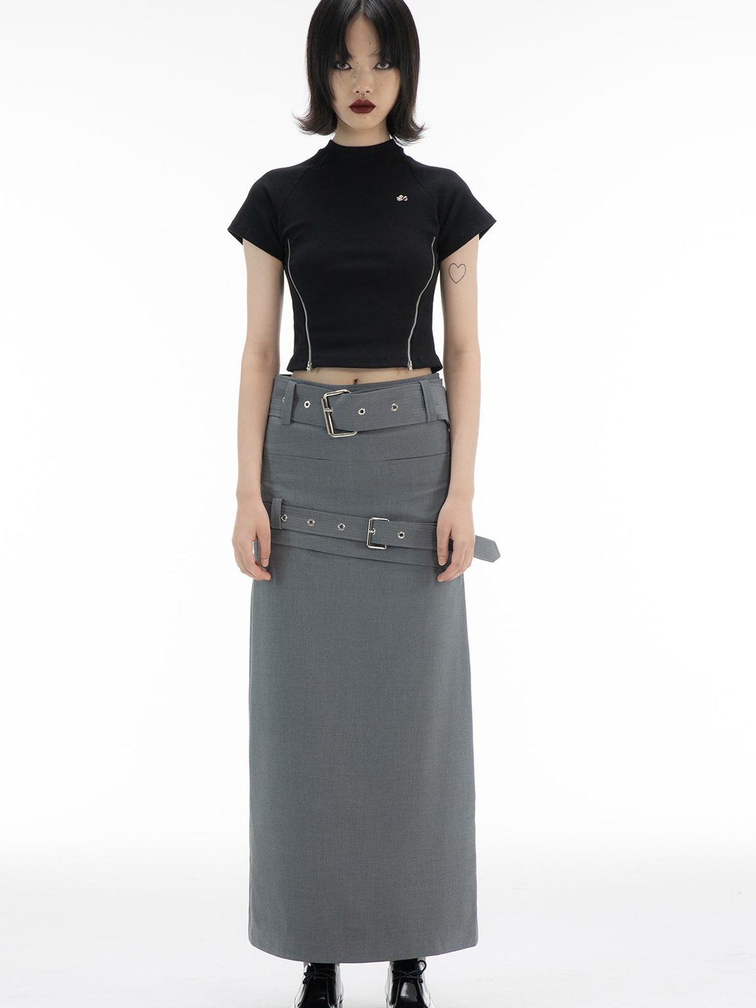 ALINNV STUDIO Two Way Zipper Fitted Crop Top with Raglan Sleeves