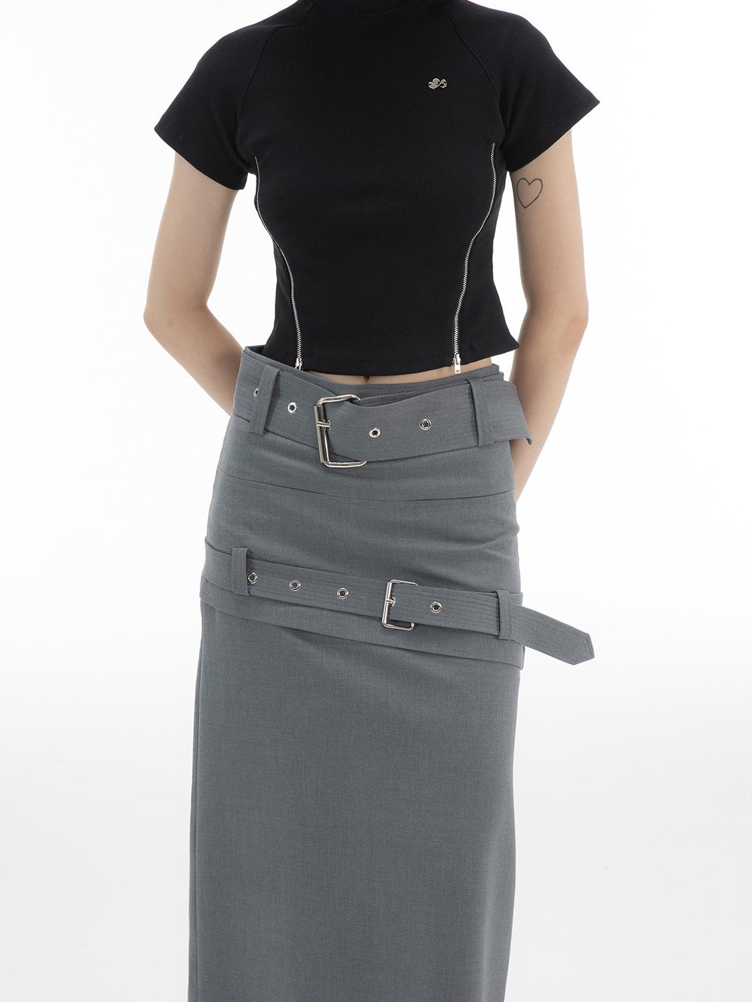 ALINNV STUDIO Two Way Zipper Fitted Crop Top with Raglan Sleeves