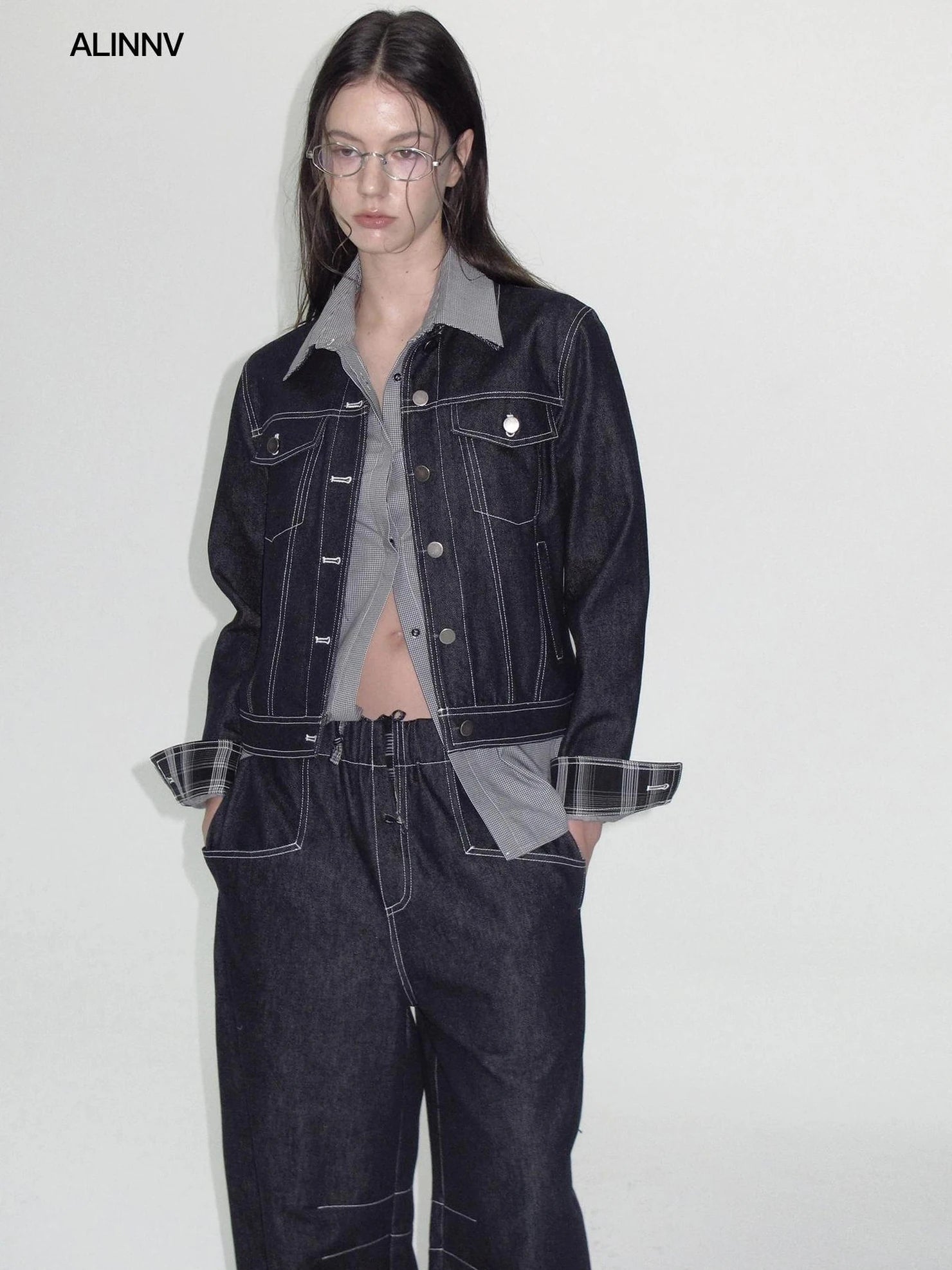 ALINNV STUDIO Vintage Washed Denim Jacket With Contrast Stitching And Plaid Cuff Jacket