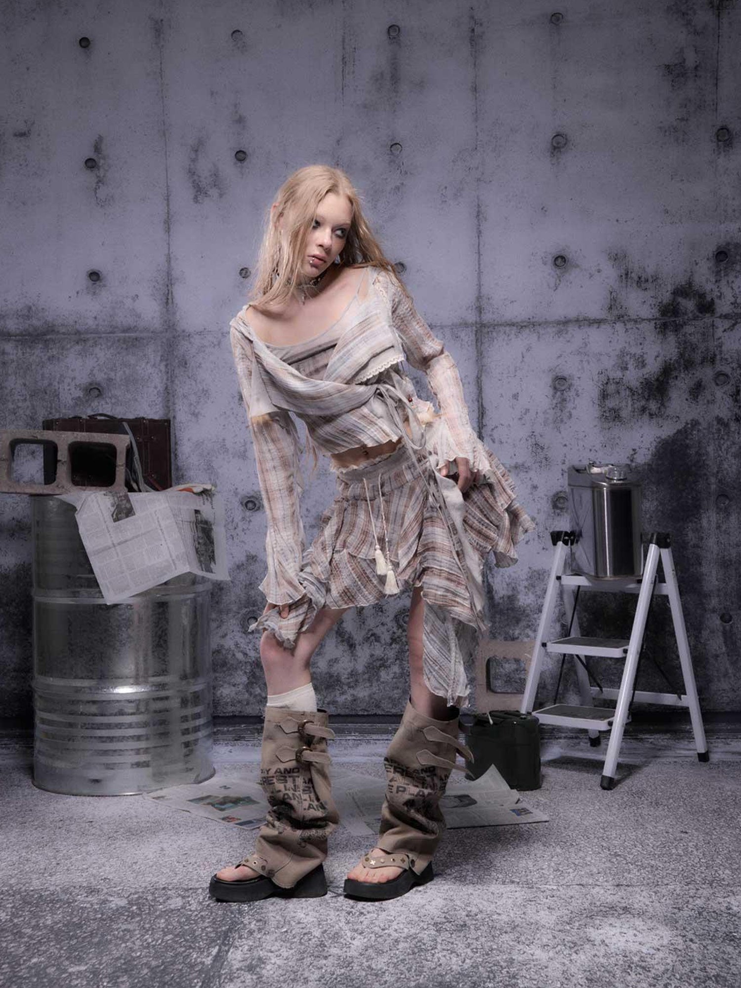 ALL iN plan Gear Bite Marks Asymmetrical Mini Skirt