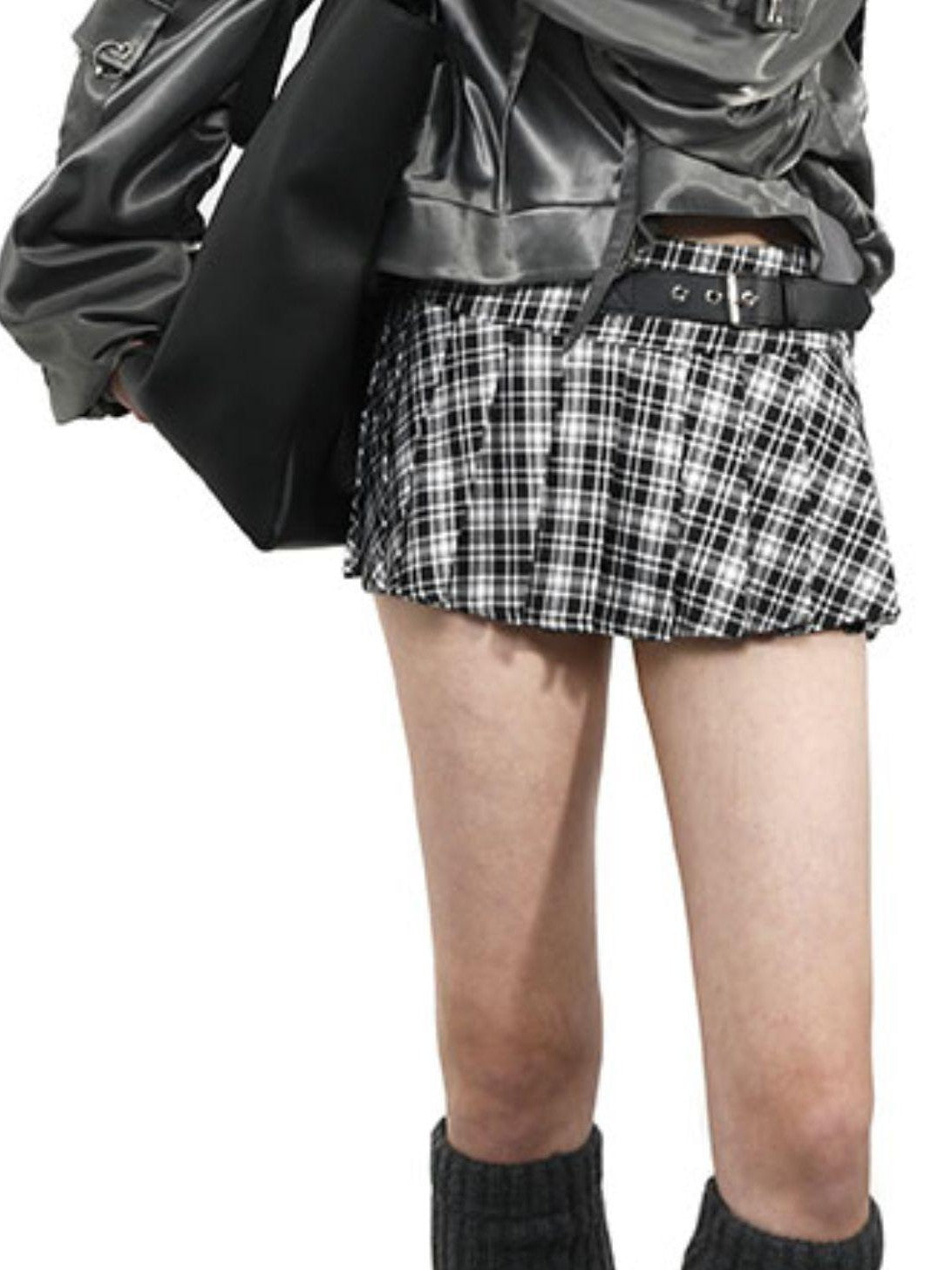 ANYQUESTION Black White Leather Buckle Low Waist Plaid Pleated Women&
