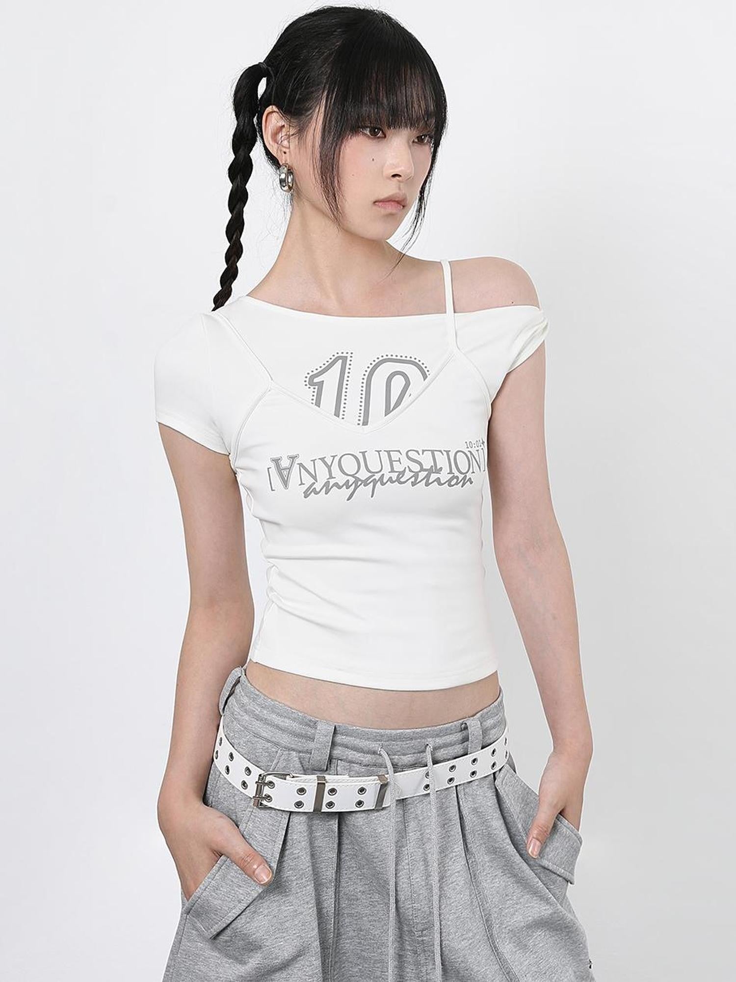 ANYQUESTION Spliced Faux Halter Twisted Crop Letter Women&
