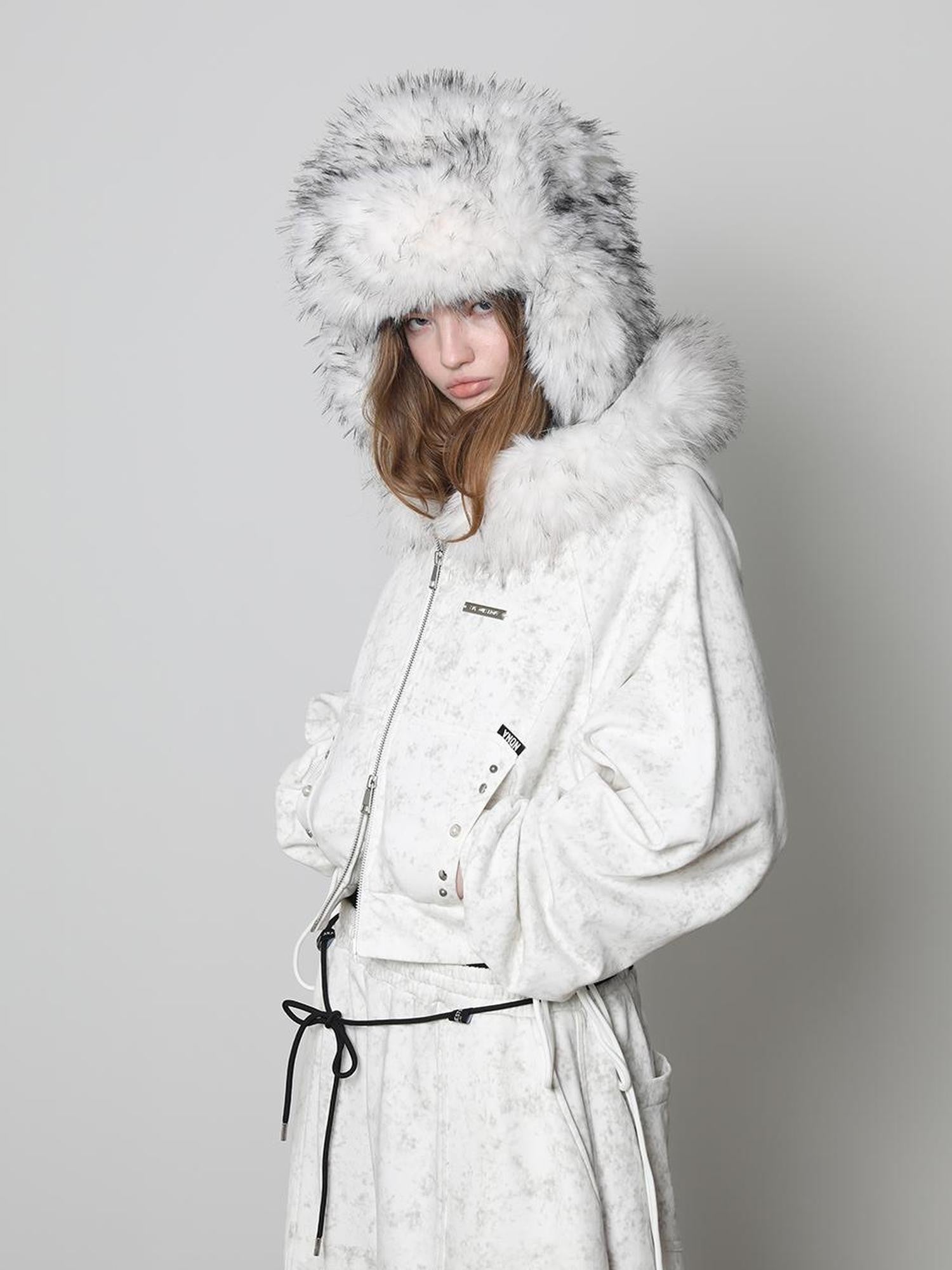 ANYQUESTION White Wax Dye Studded Cropped Detachable Fur Hood Women&