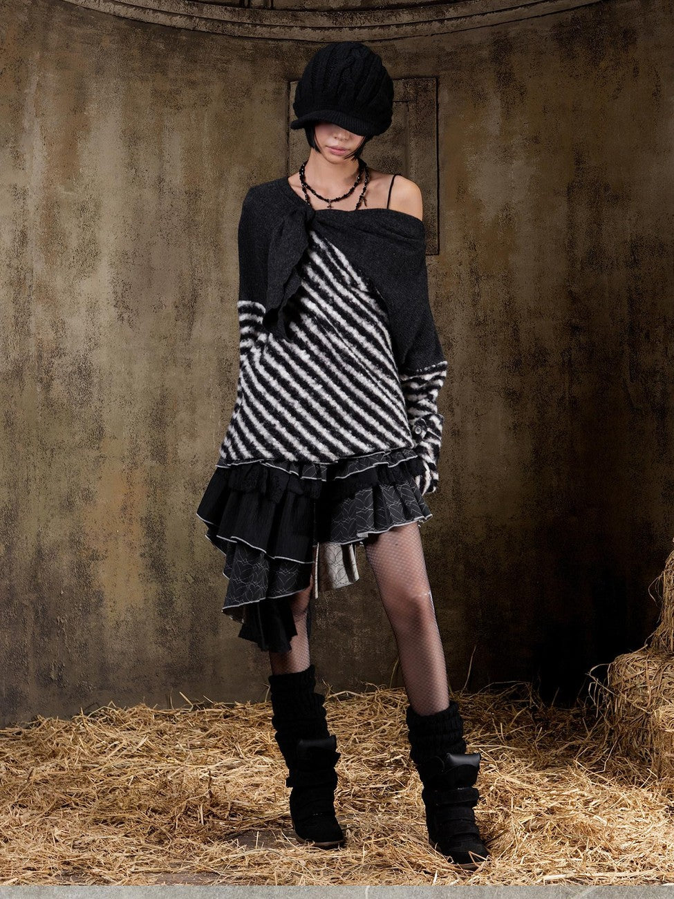 ARIADNAw Contrast Stripe Off Shoulder Punk Women&