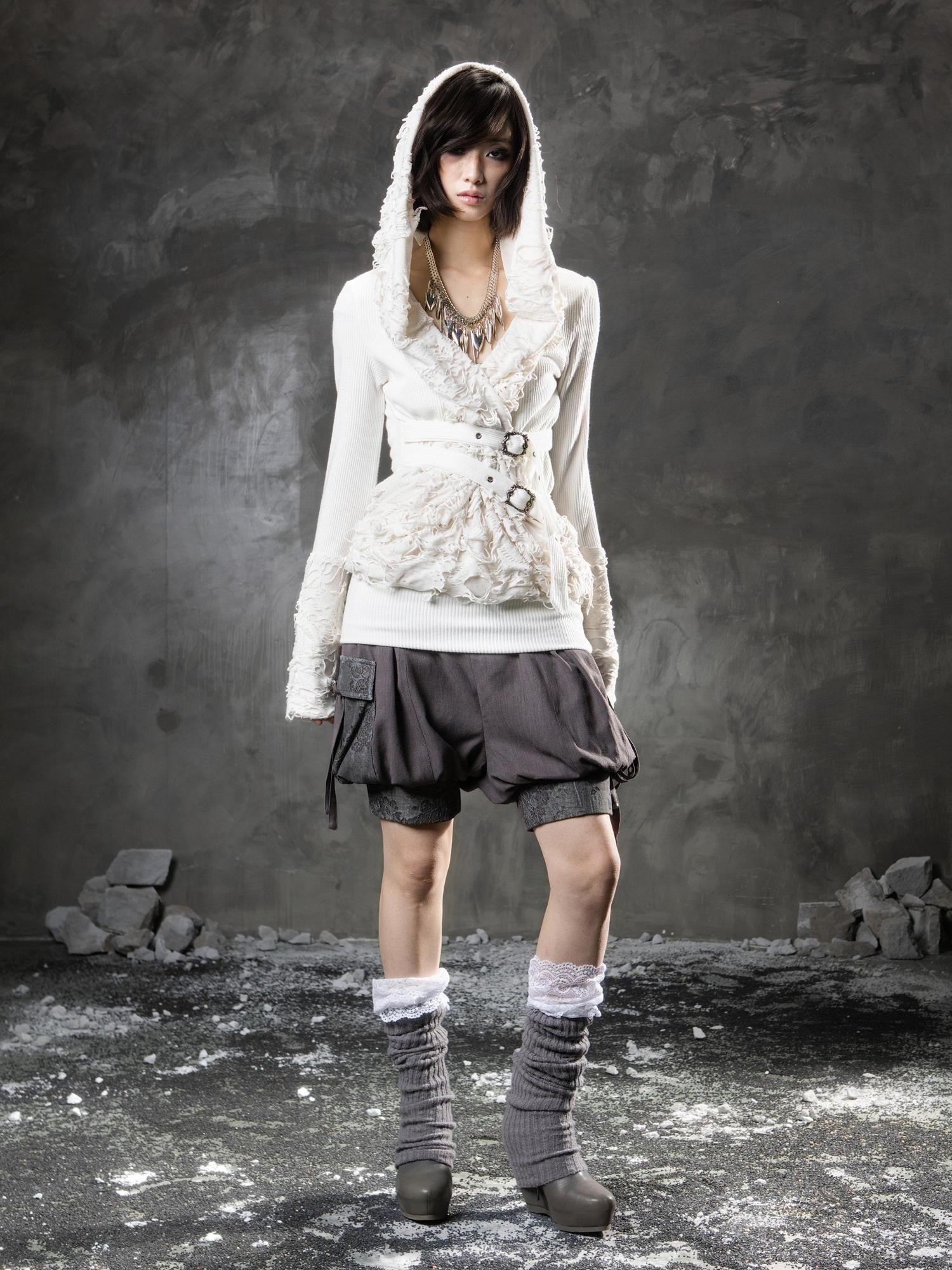 ARIADNAw Edgy Low Waist Punk Lantern Silhouette Womens Cream Mauve Utility Cargo Shorts