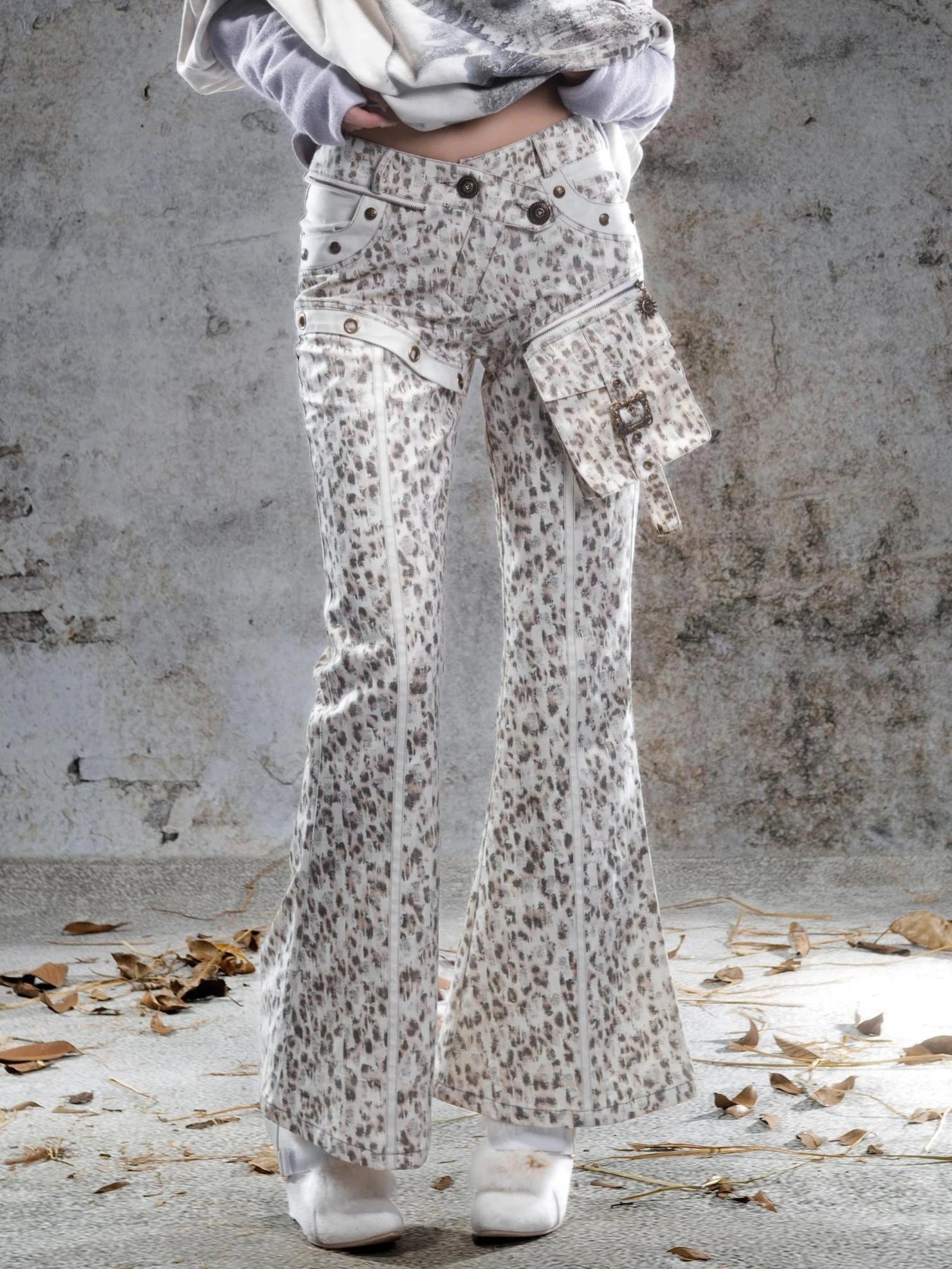 ARIADNAw Leopard Print Pocket Flared Pants Pants
