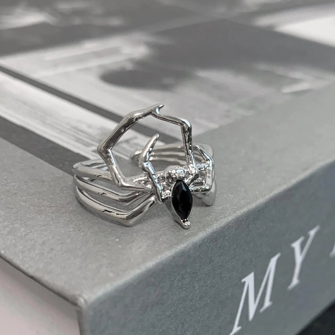 Adjustable Gothic Spider Punk Knuckle Ring