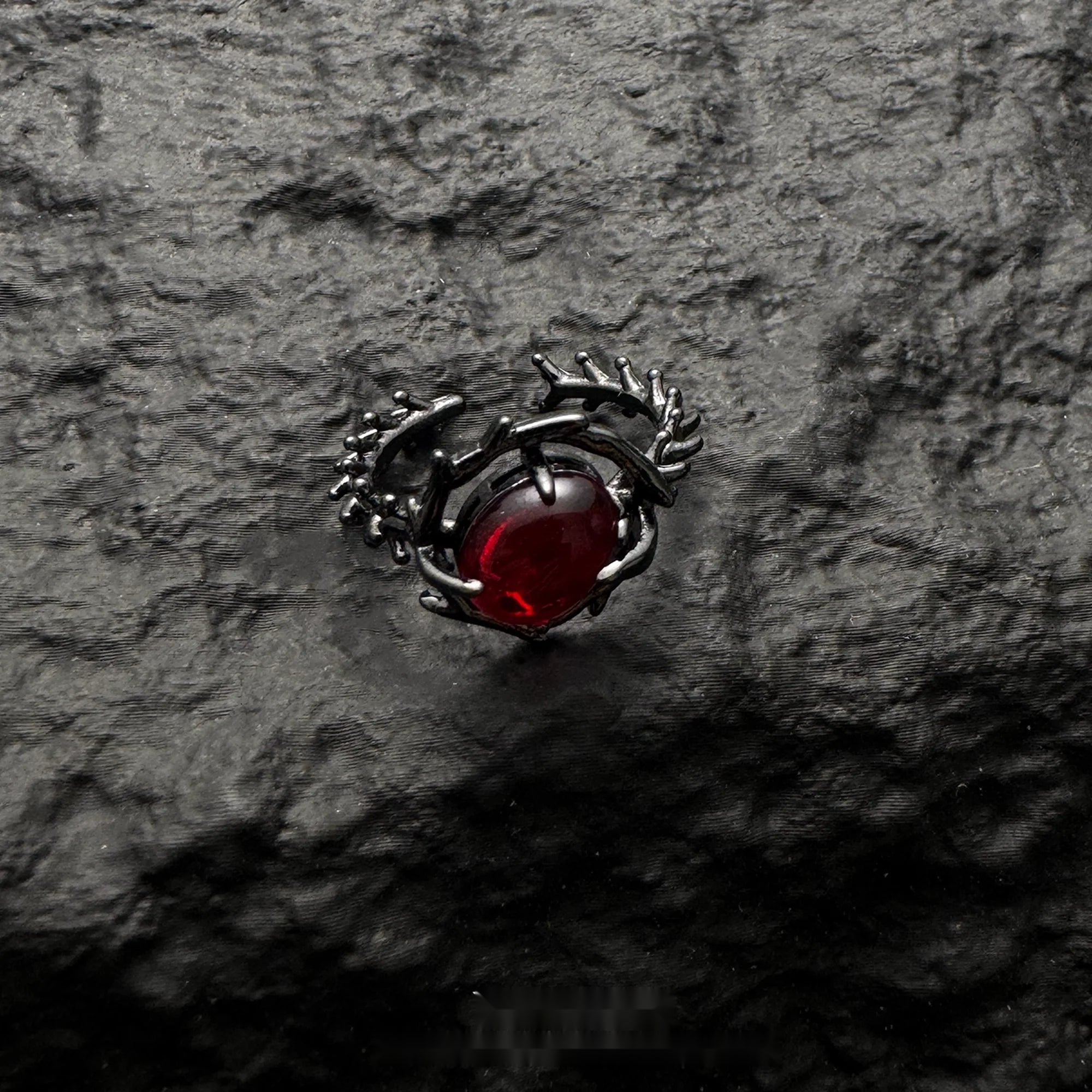 Accessories_Adjustable_Gothic_Zircon_Thorn_Ring_MISSTT