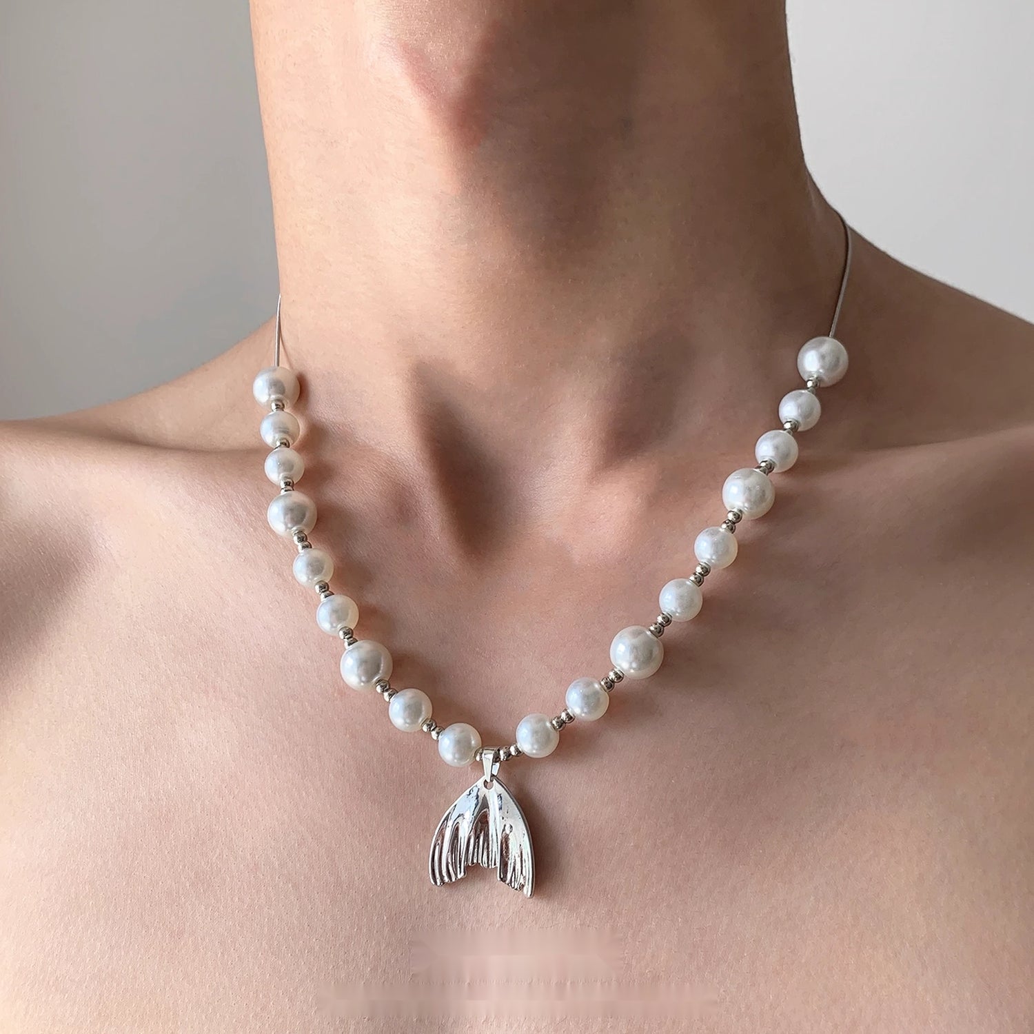 Accessories_Adjustable_Pearl_Pendant_Drop_Necklace_MISSTT
