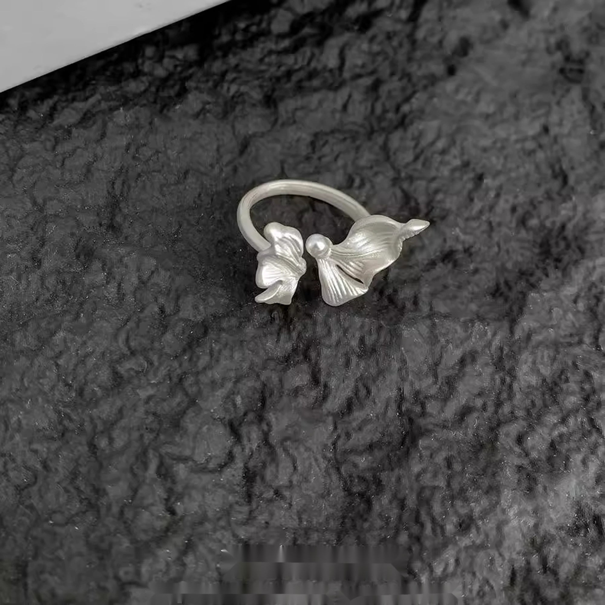 Accessories_Adjustable_Silver_White_Butterfly_Ring_MISSTT