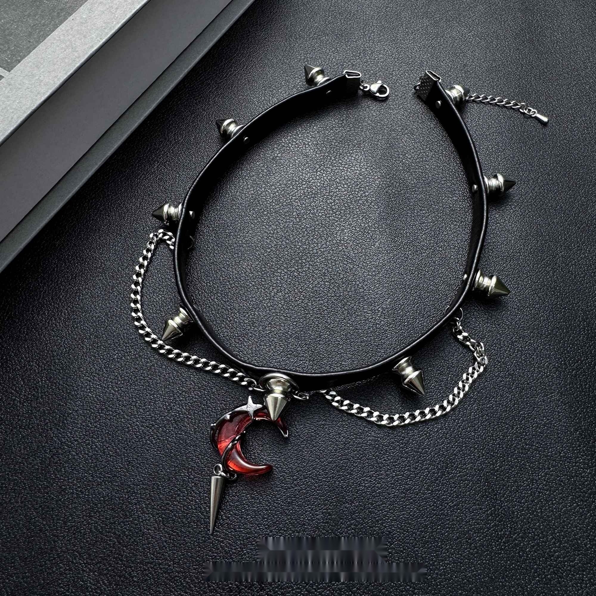 Accessories_Crescent_Rivet_Fringe_Choker_Necklace_MISSTT