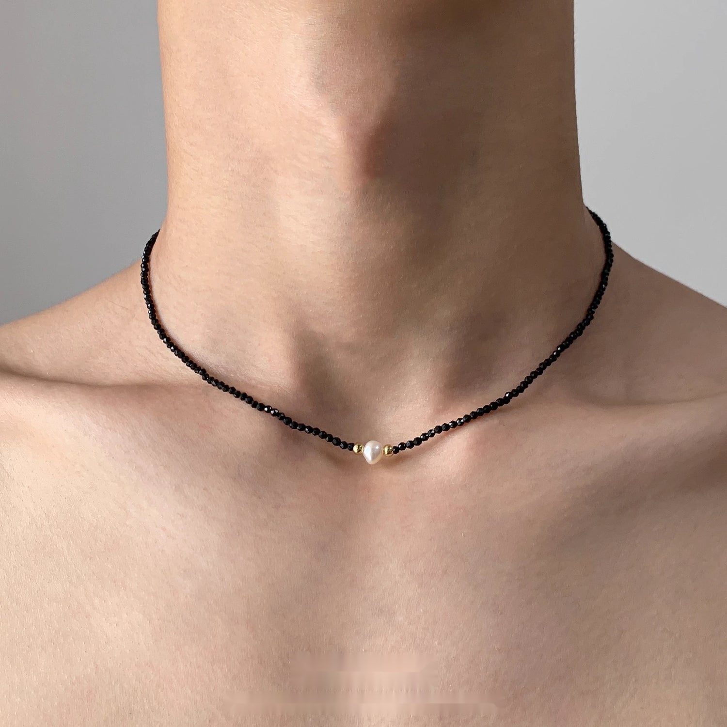 Accessories_Crystal_Beaded_Pearl_Pendant_Choker_Necklace_MISSTT