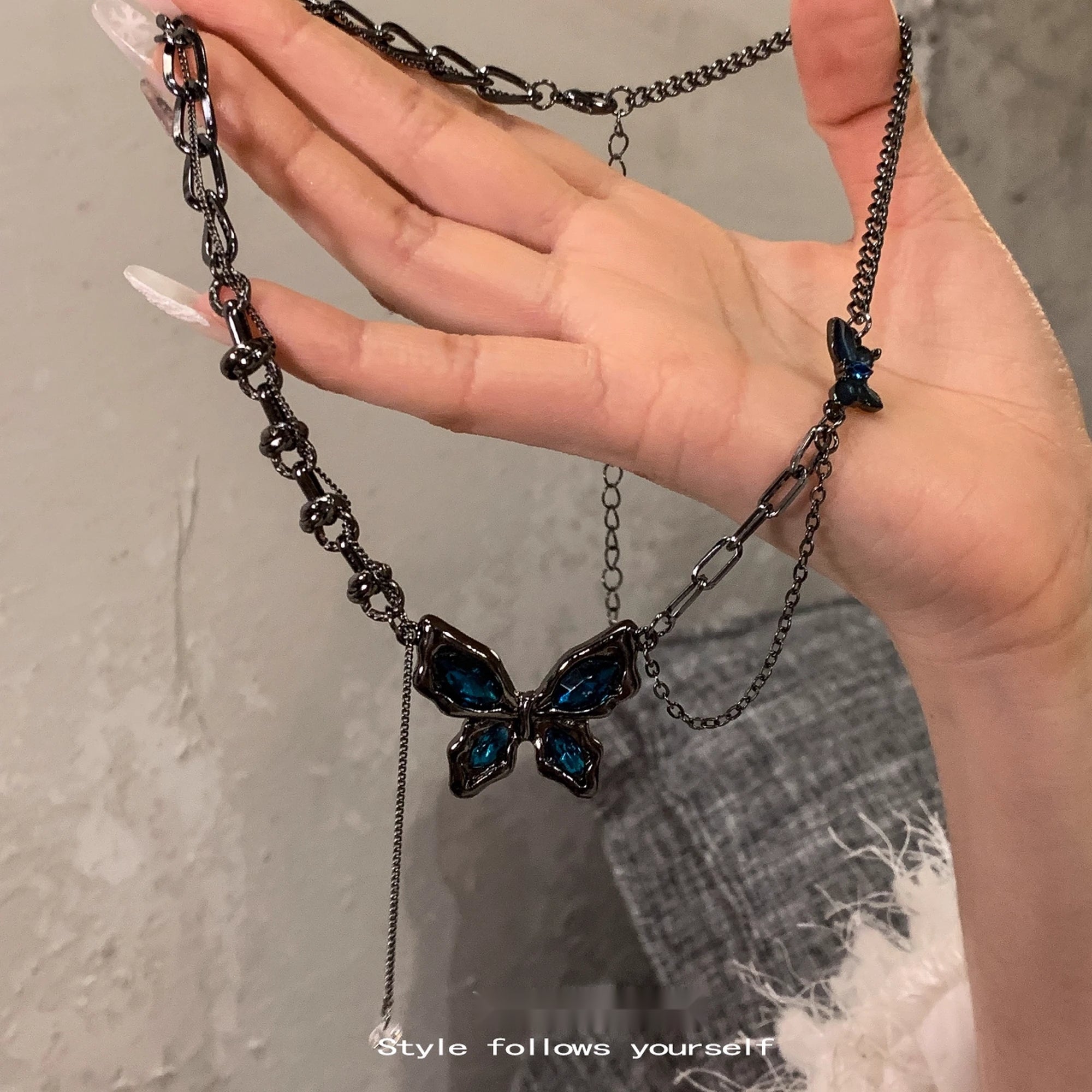 Accessories_Dark_Blue_Zircon_Butterfly_Pendant_Necklace_MISSTT