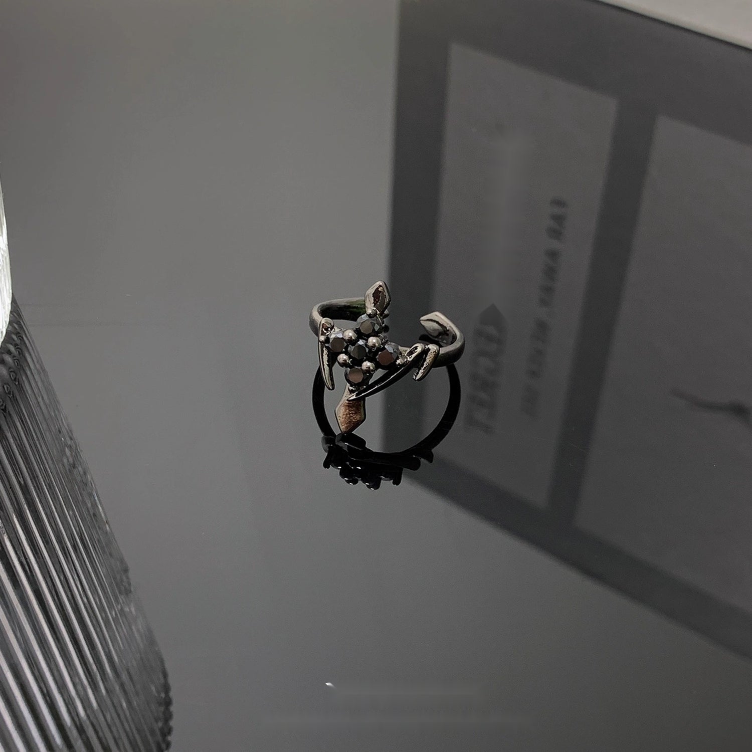 Accessories_Dark_Cross_Gothic_Adjustable_Ring_MISSTT