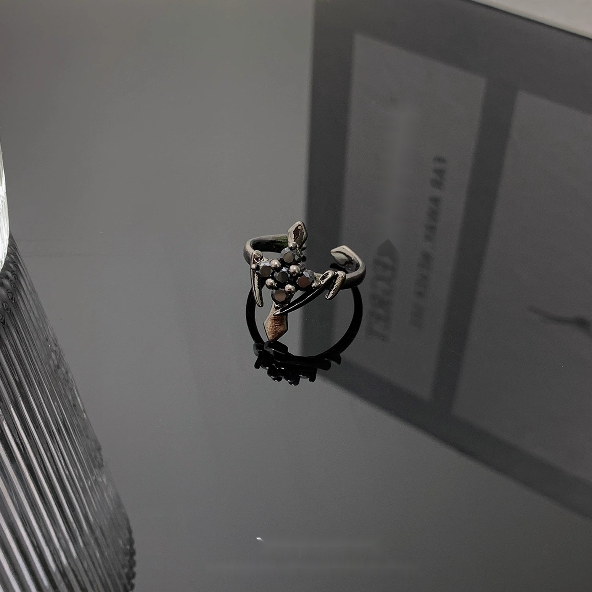 Accessories_Dark_Cross_Gothic_Adjustable_Ring_MISSTT