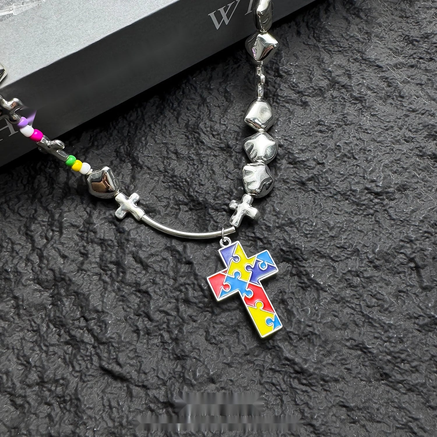 Accessories_Dopamine_Crystal_Cross_Necklace_MISSTT