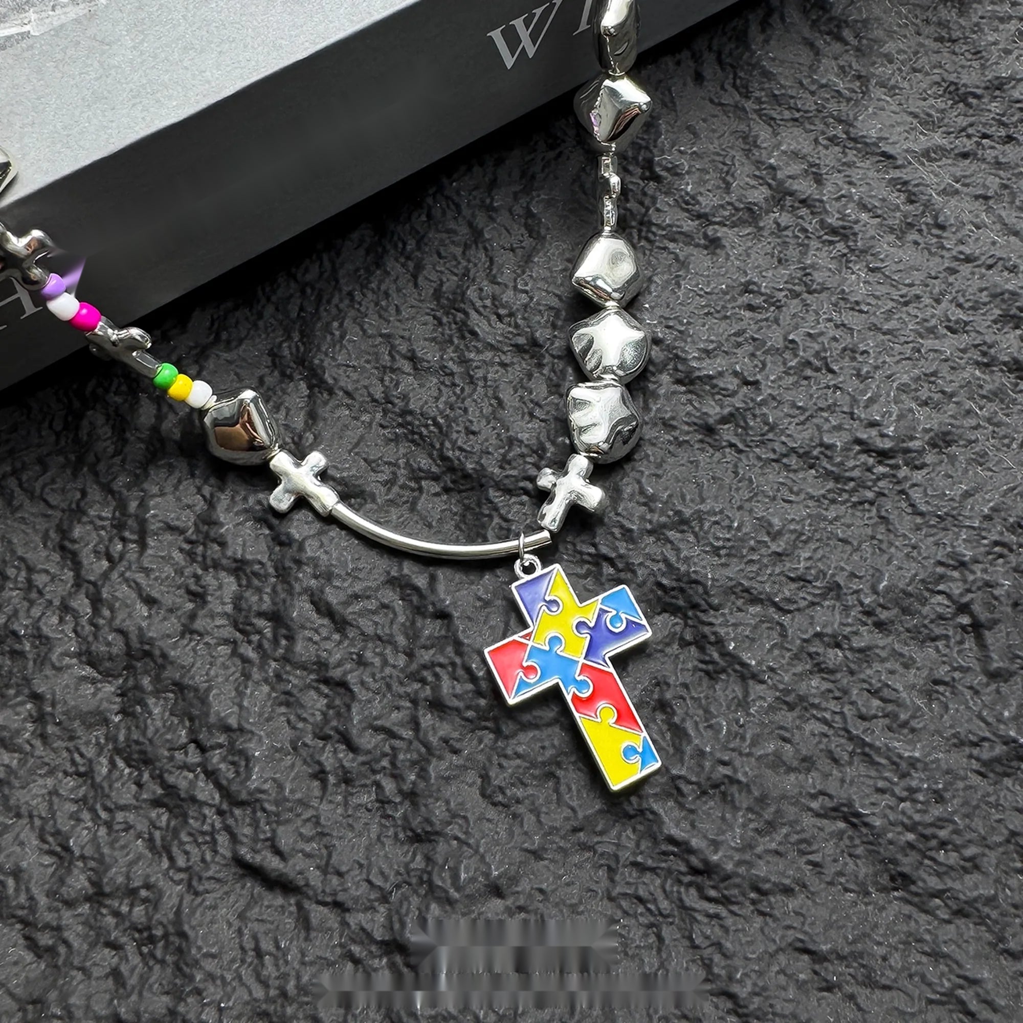 Accessories_Dopamine_Crystal_Cross_Necklace_MISSTT