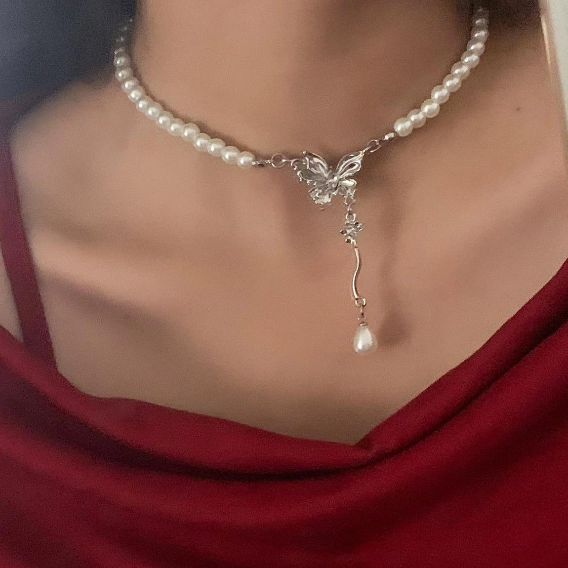 Elegant 3D Butterfly Pearl Choker Necklace